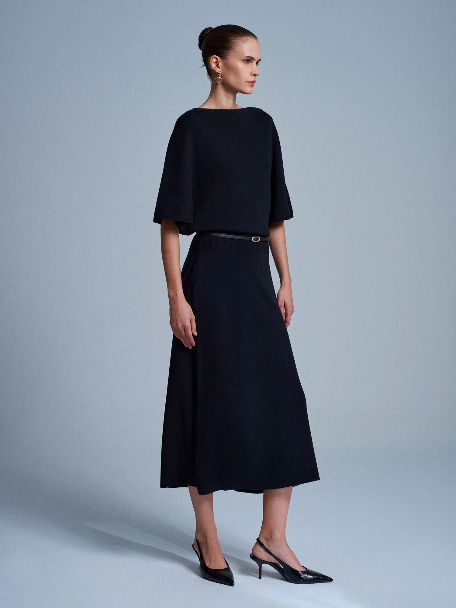 Kayık Yaka Kemerli Yünlü Triko Elbise