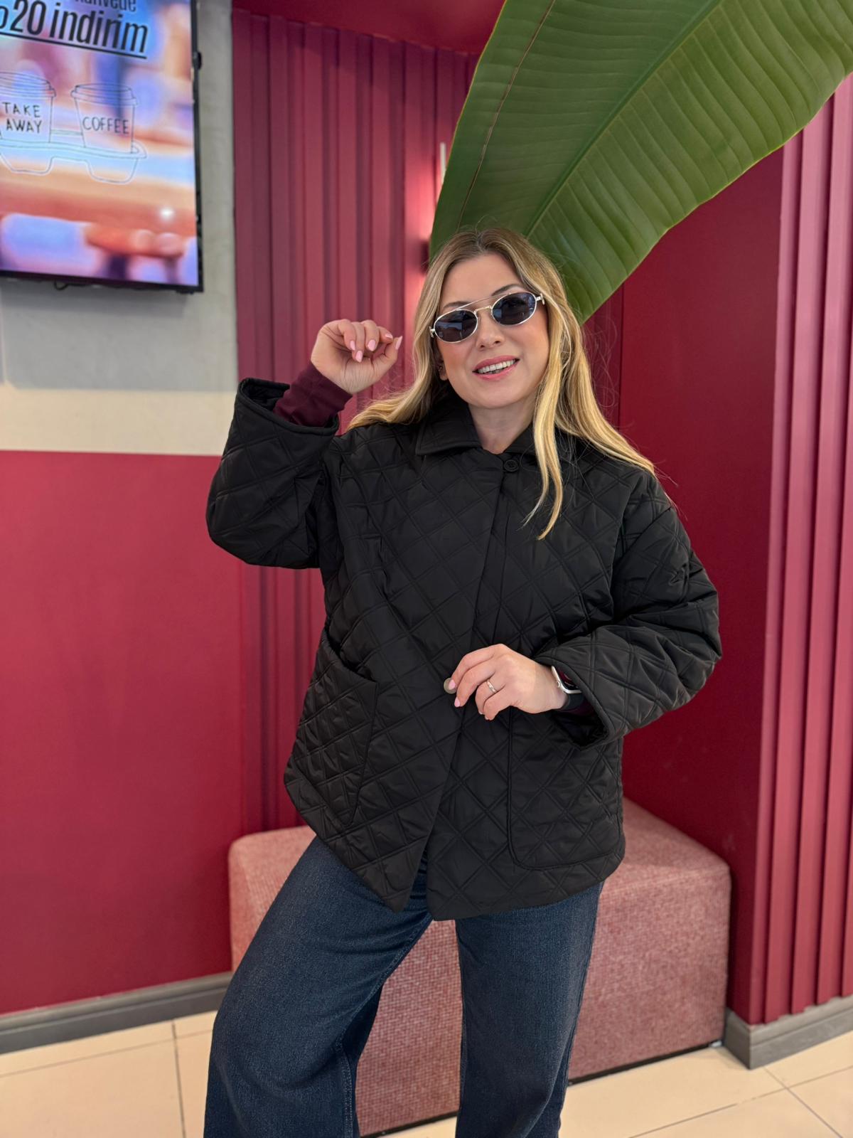 Kapitone Şal Detaylı Mont