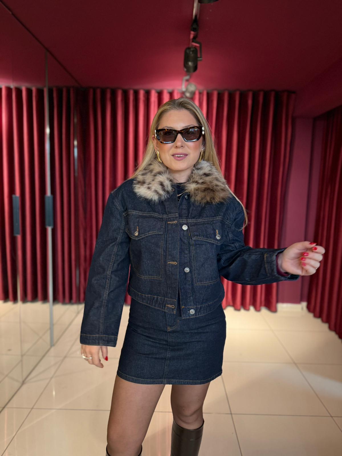 Yakası Kürk Detaylı Denim Crop Ceket