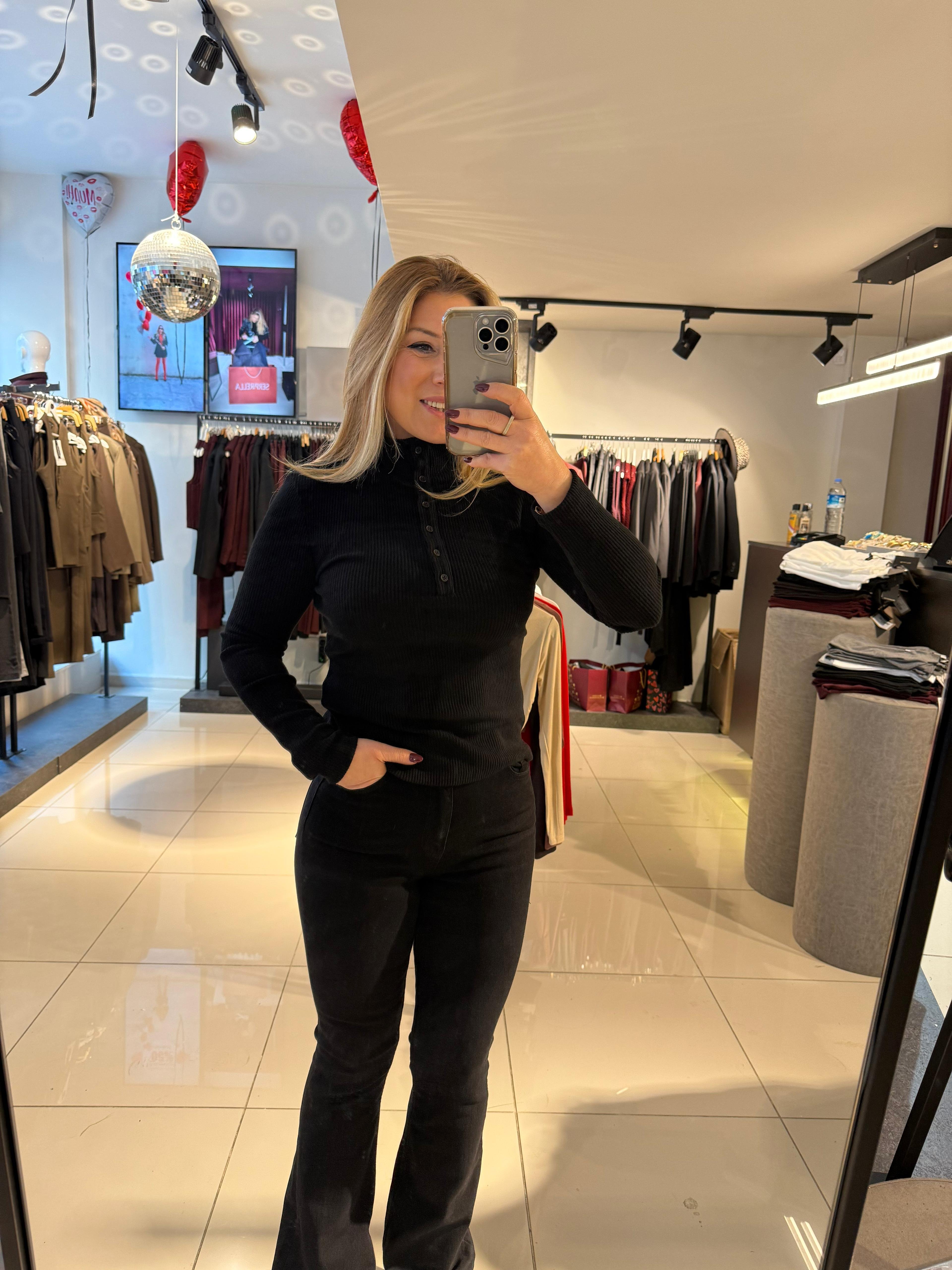 31435 Balıkçı Yaka Düğmeli Top