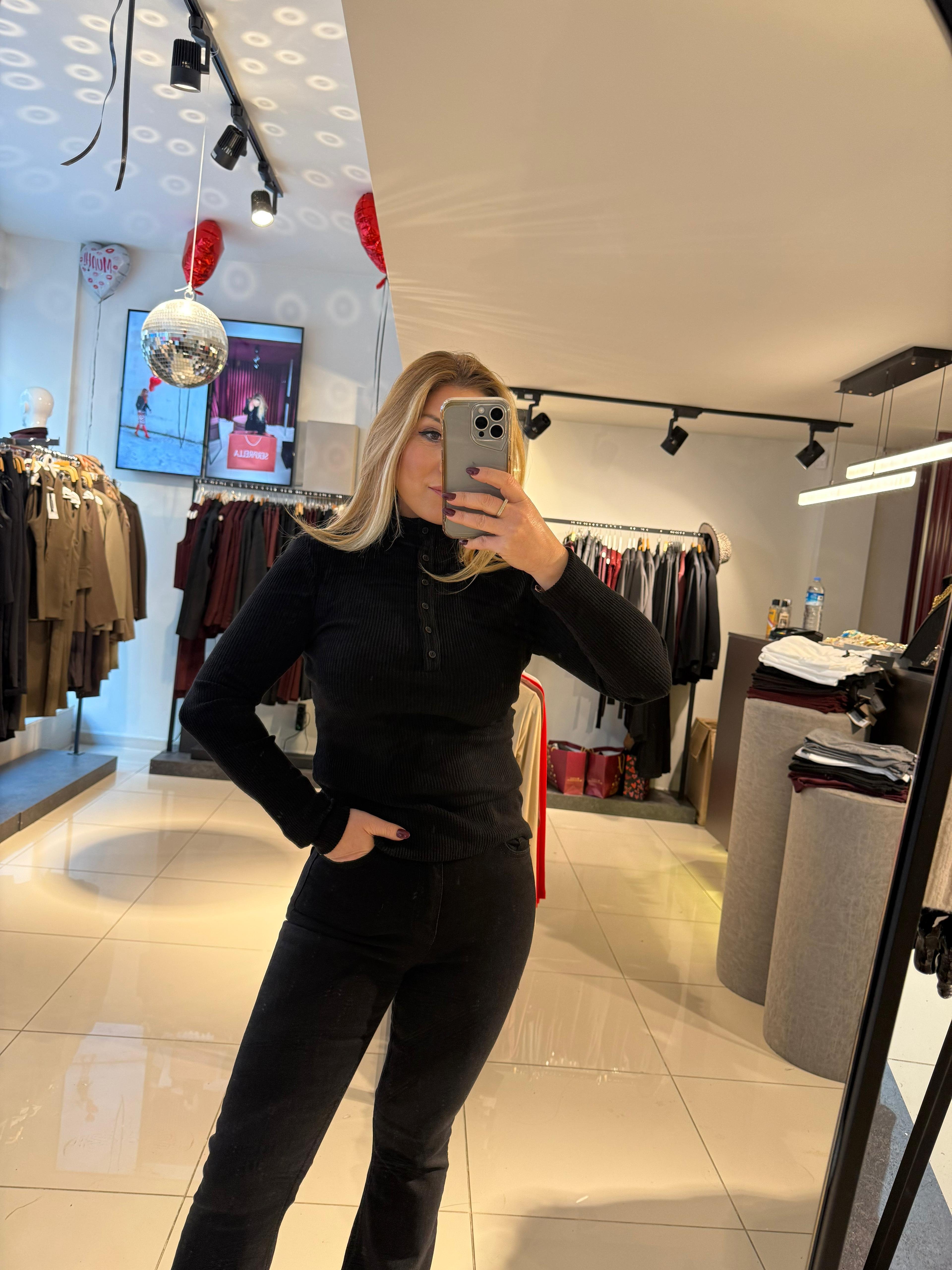 31435 Balıkçı Yaka Düğmeli Top