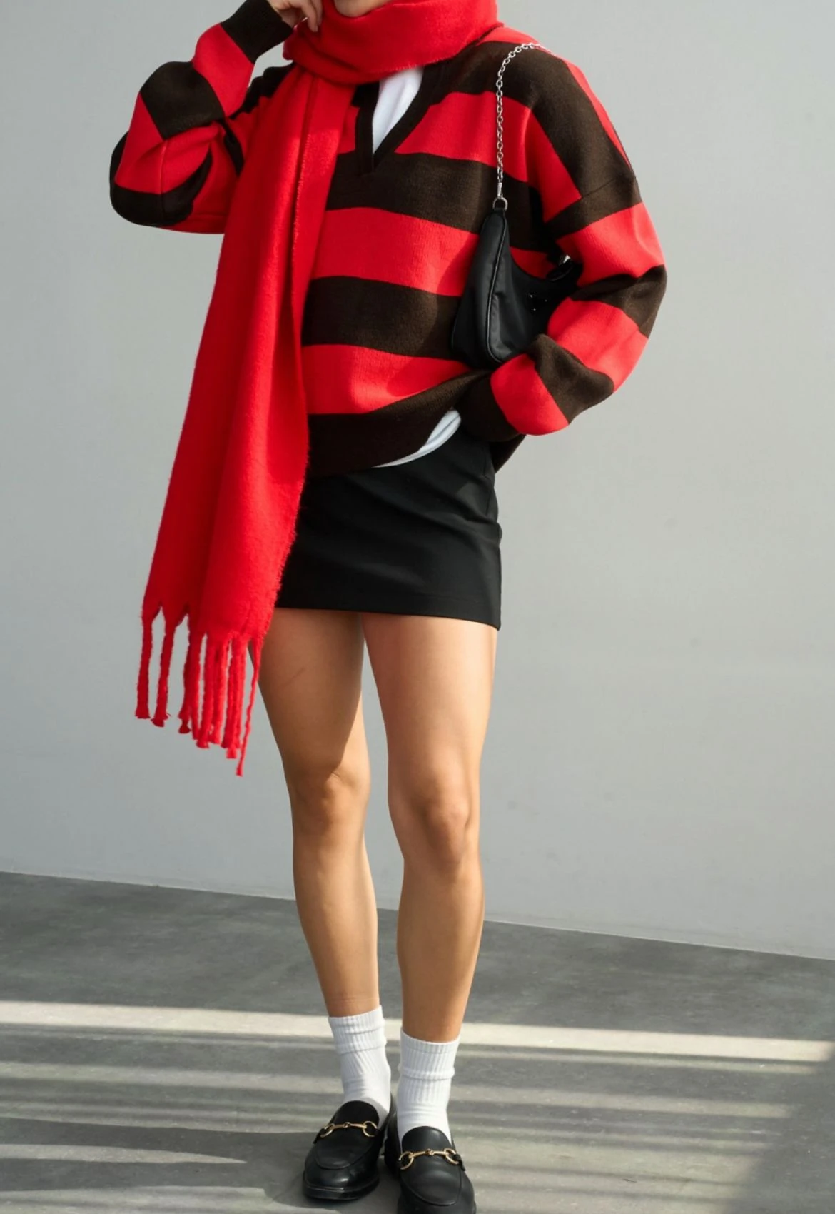 V Yaka Çizgili Kazak