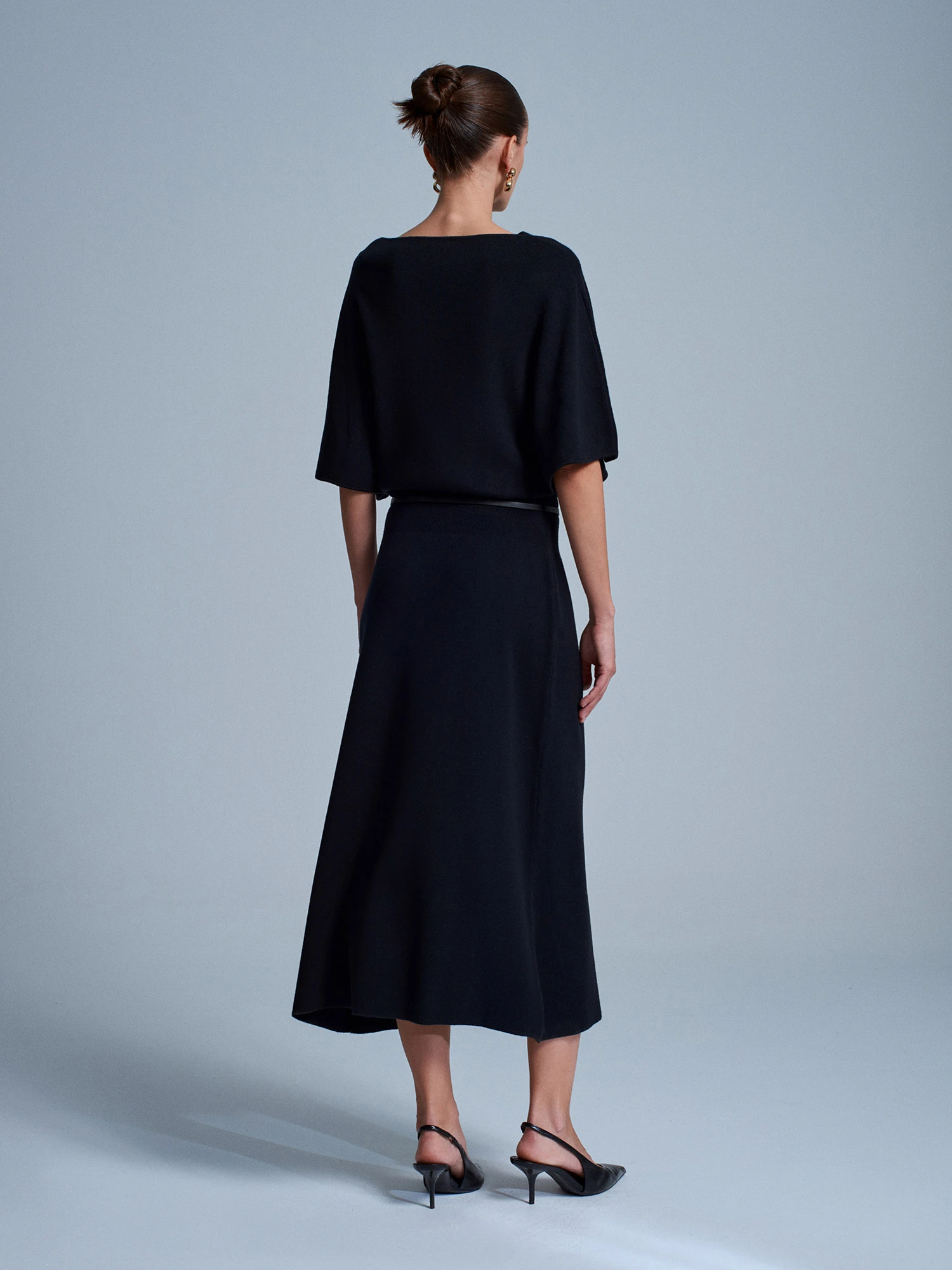 Kayık Yaka Kemerli Yünlü Triko Elbise