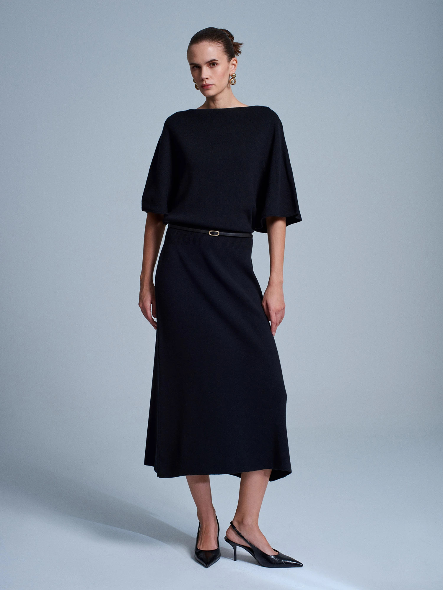 Kayık Yaka Kemerli Yünlü Triko Elbise