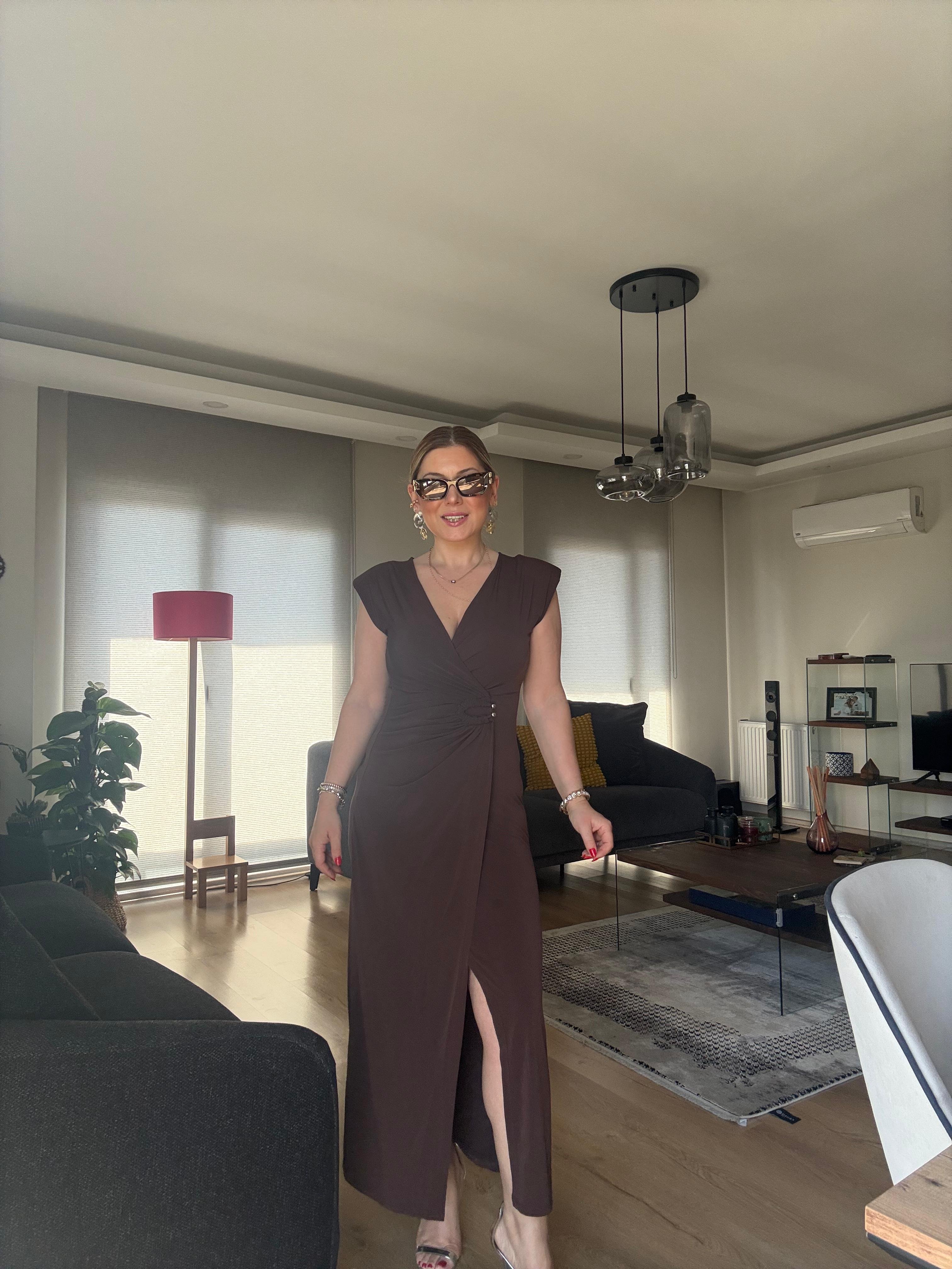 251622 V Yaka Toka Detaylı Elbise