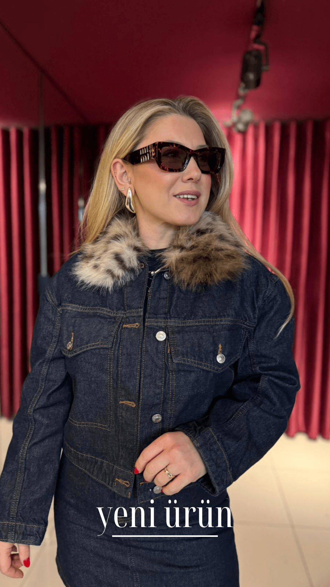 Yakası Kürk Detaylı Denim Crop Ceket