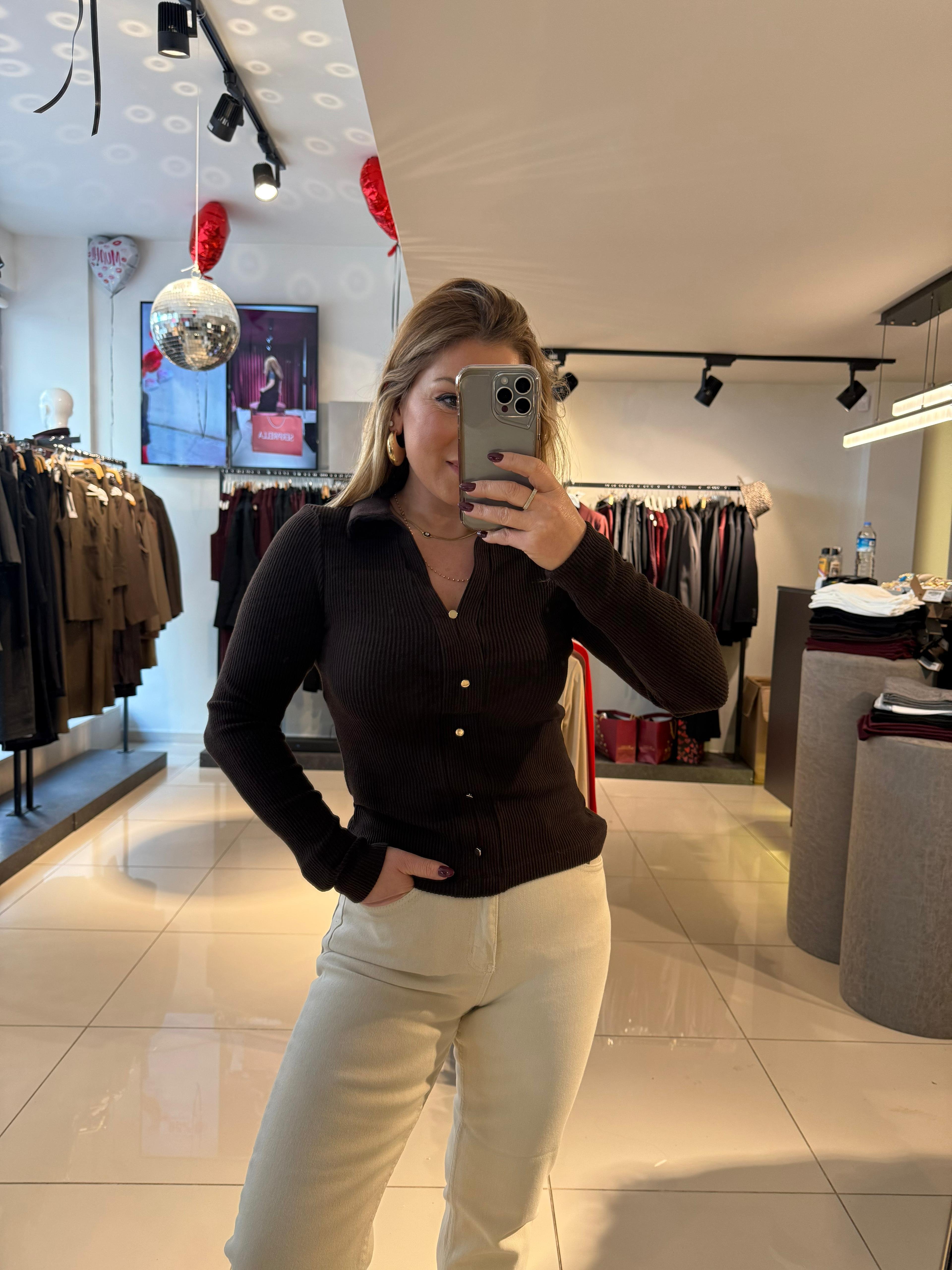 31436 Polo Yaka Düğme Detay Top