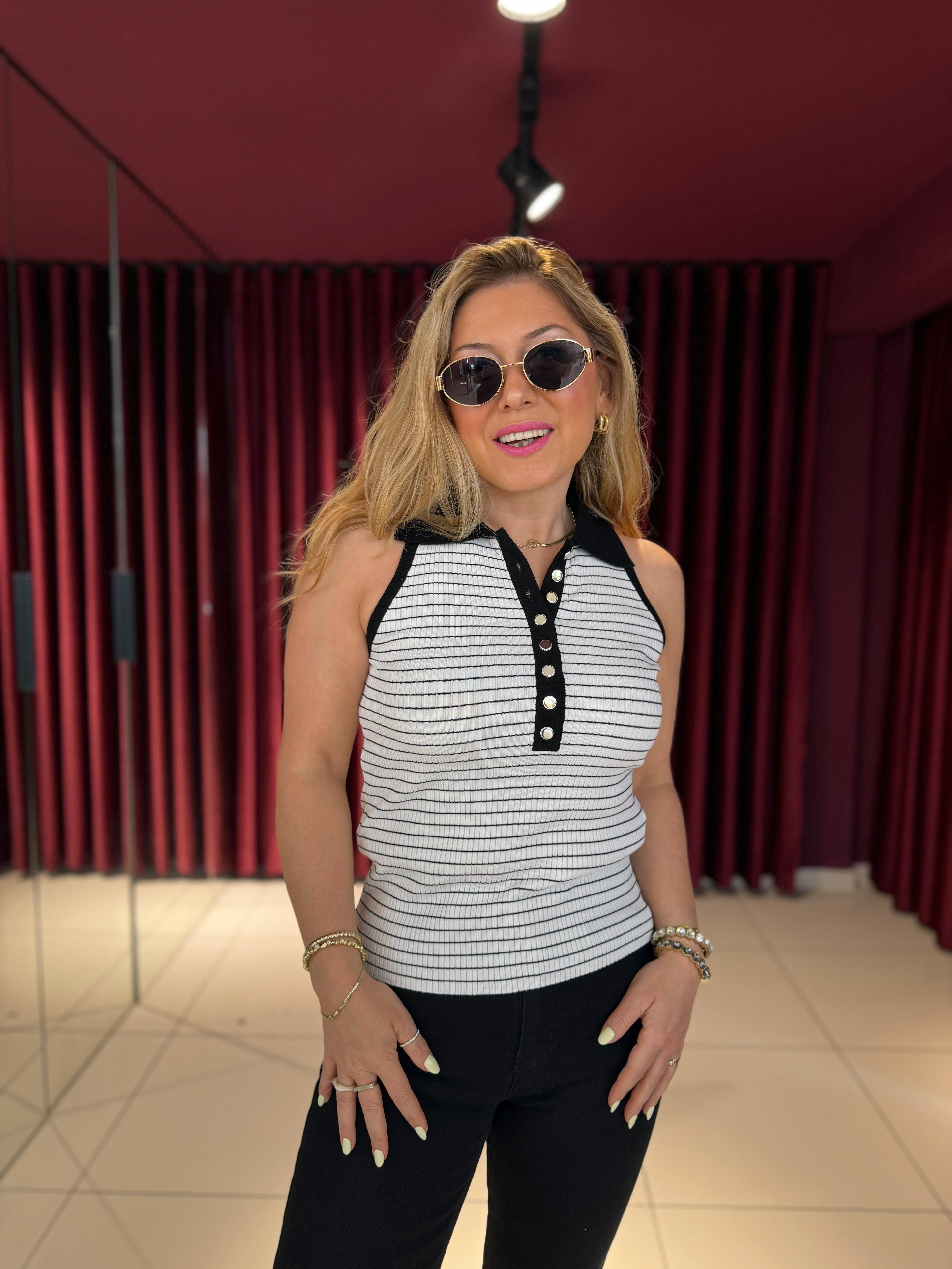 Polo Yaka Çizgili Düğmeli Triko Bluz