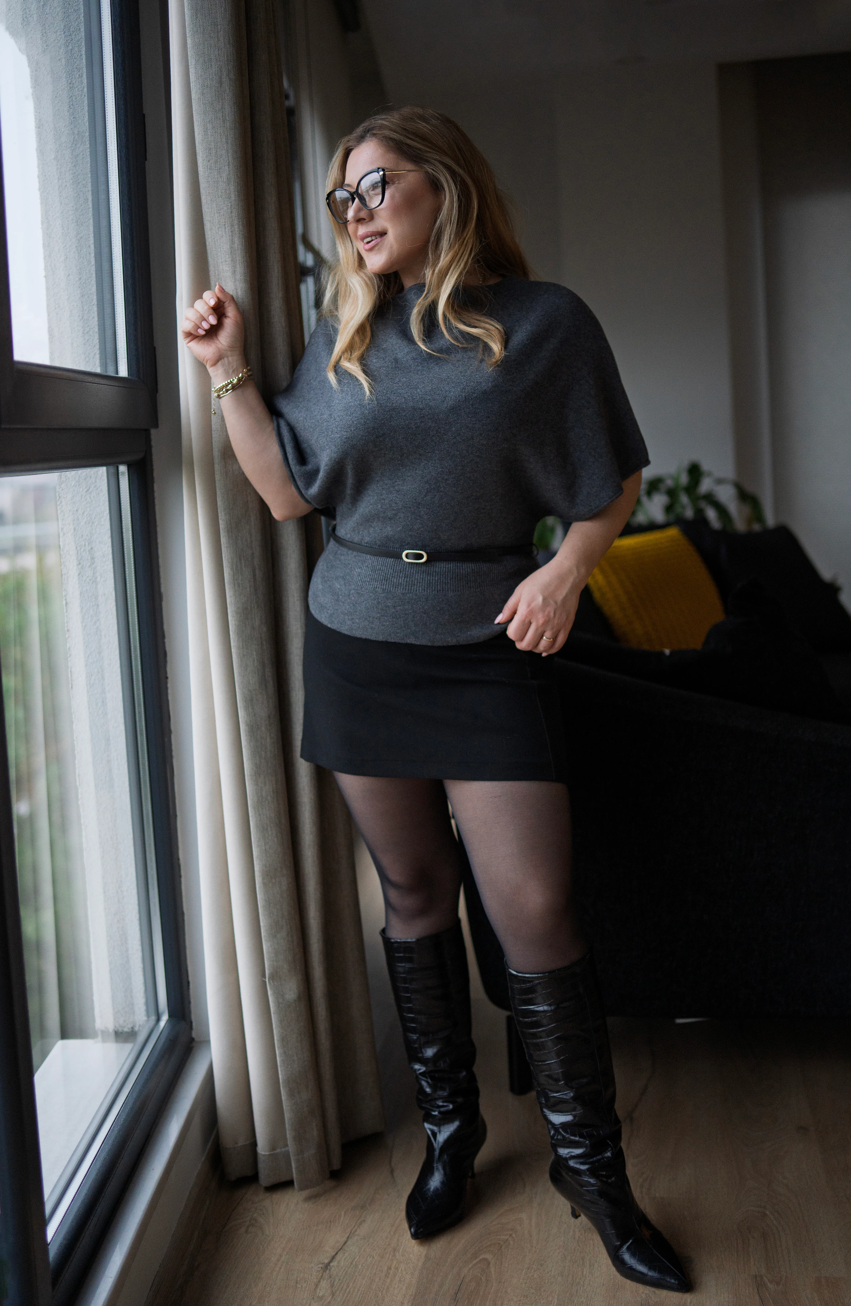 Kayık Yaka Yarasa Kol Kemerli Triko Kazak