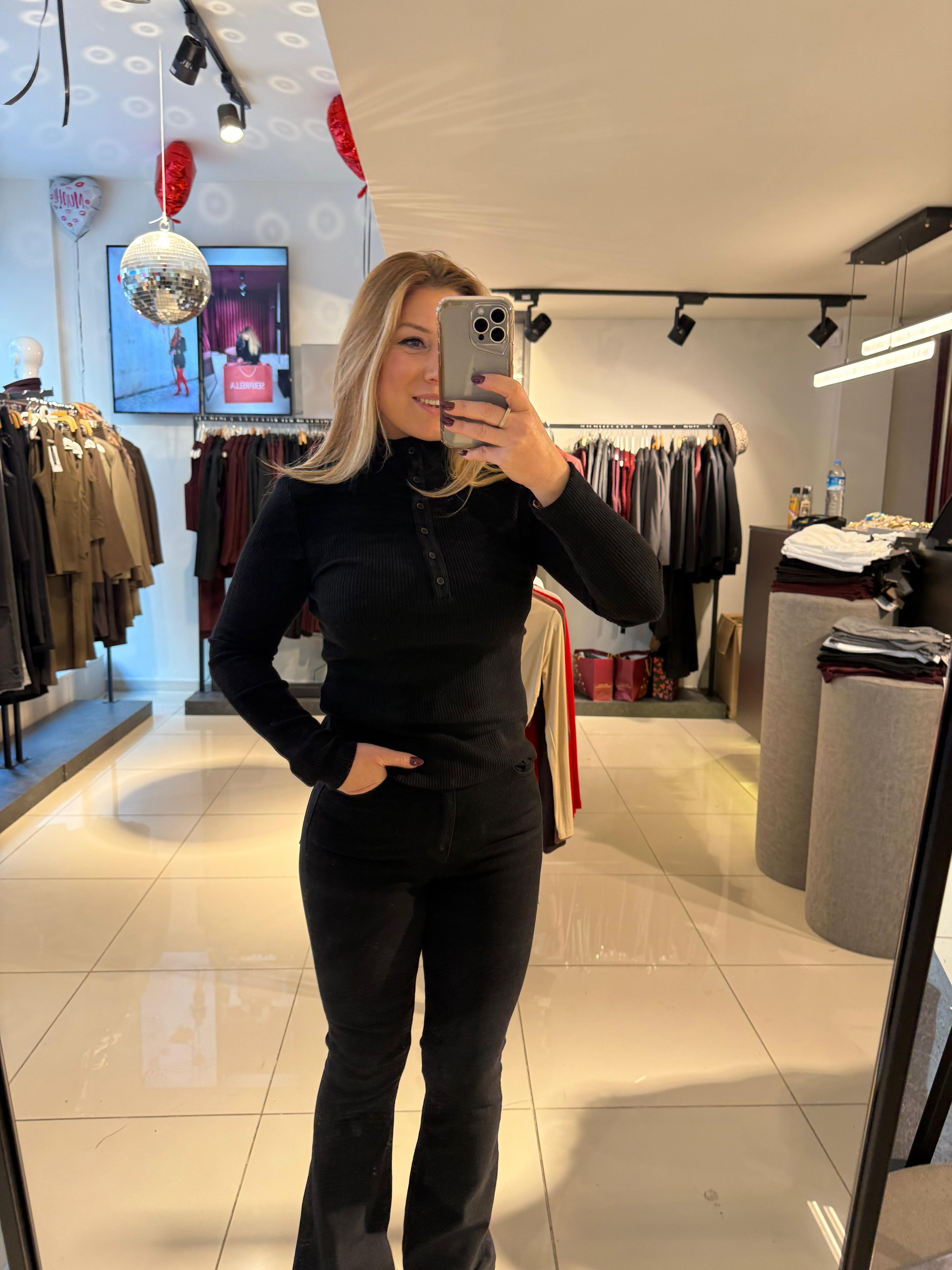 31435 Balıkçı Yaka Düğmeli Top