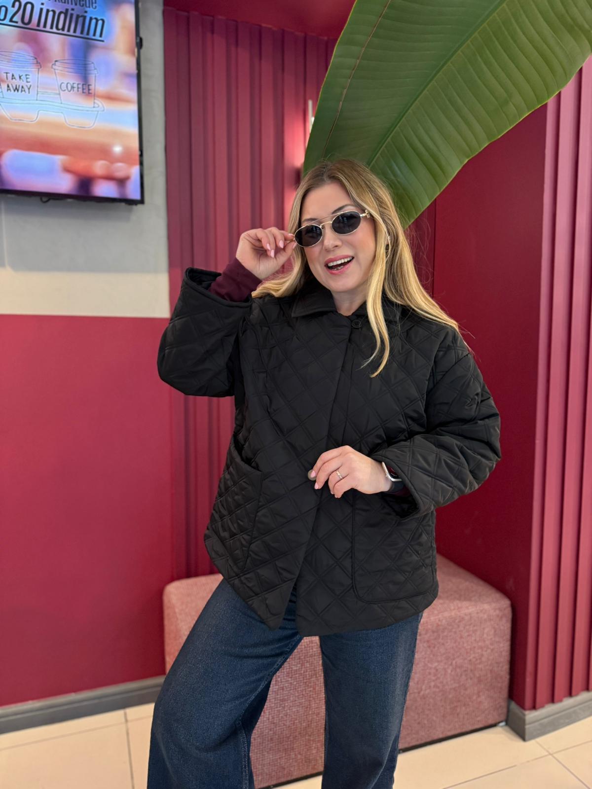 Kapitone Şal Detaylı Mont