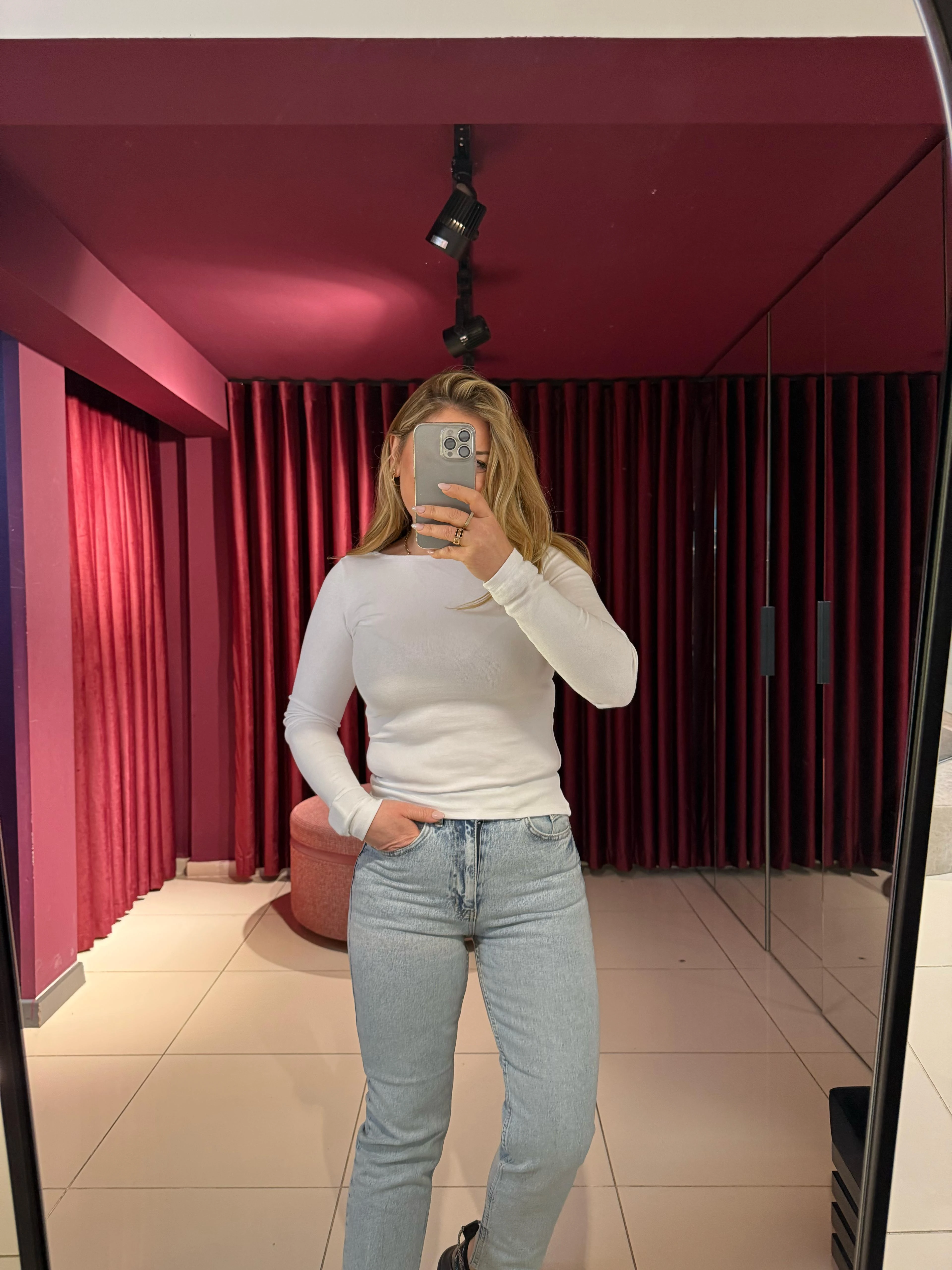 31332 Kayık Yaka Uzun Kollu Top