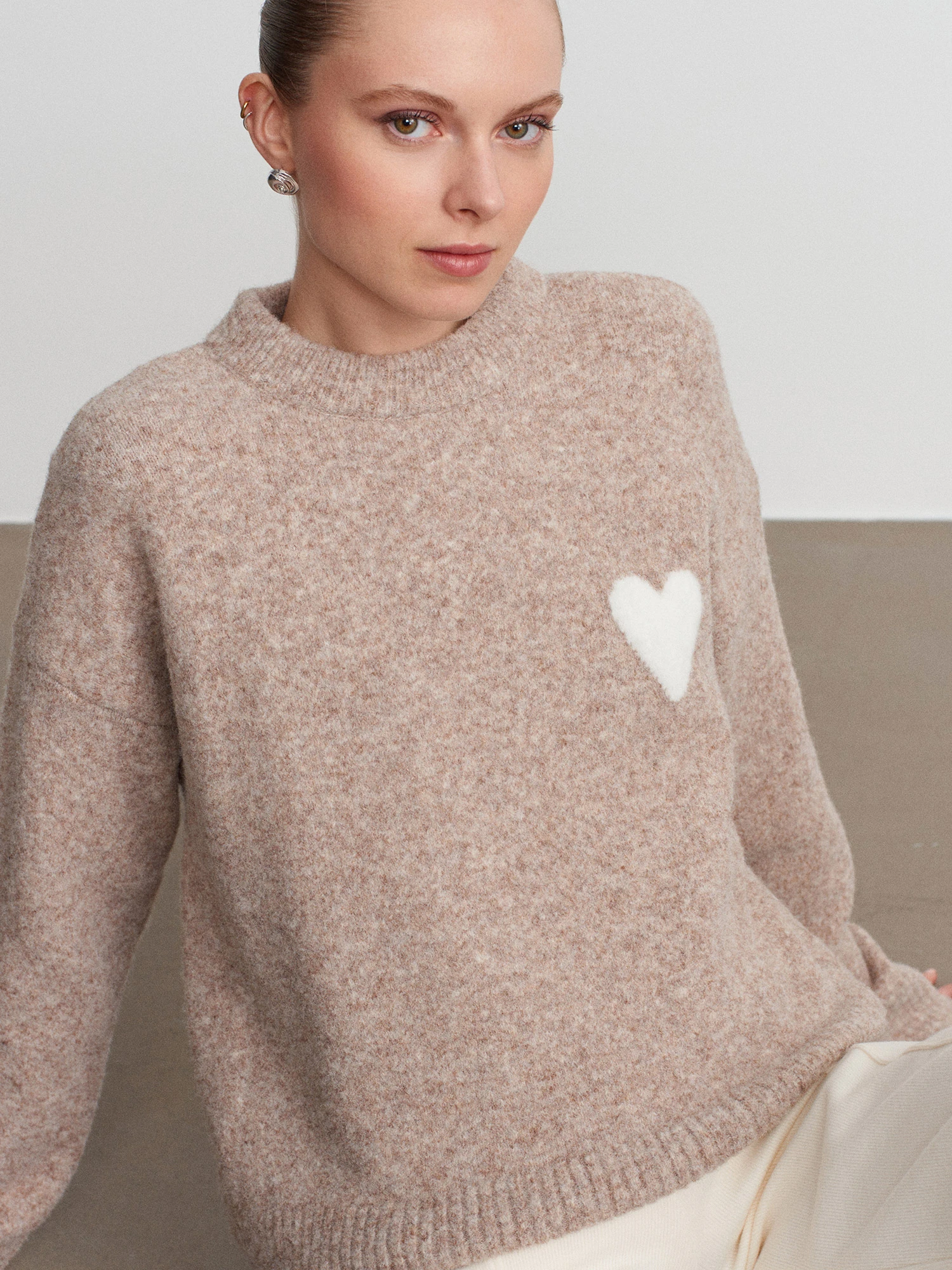 Yün Karışımlı Kalpli Kazak