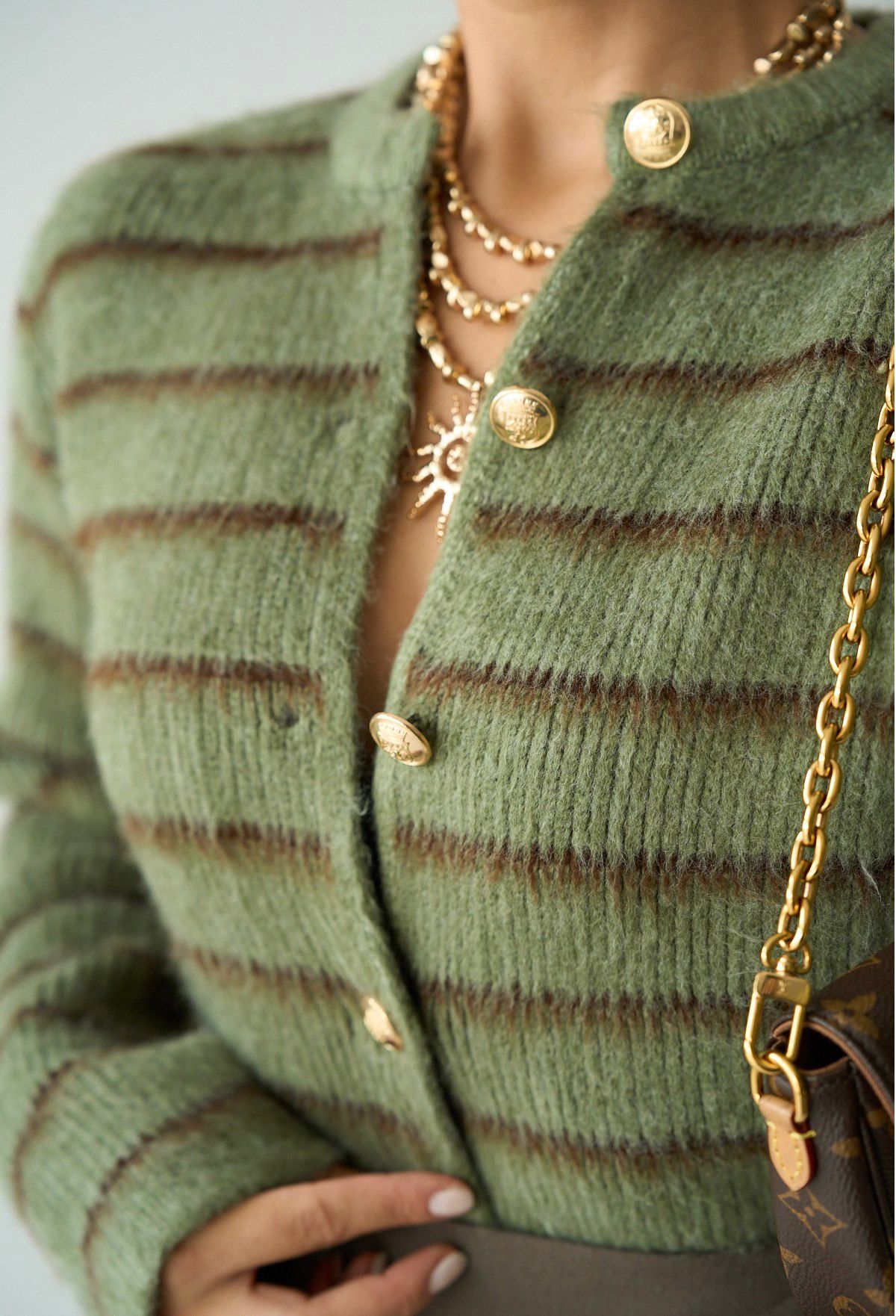 Çizgili Düğme Detay Hırka