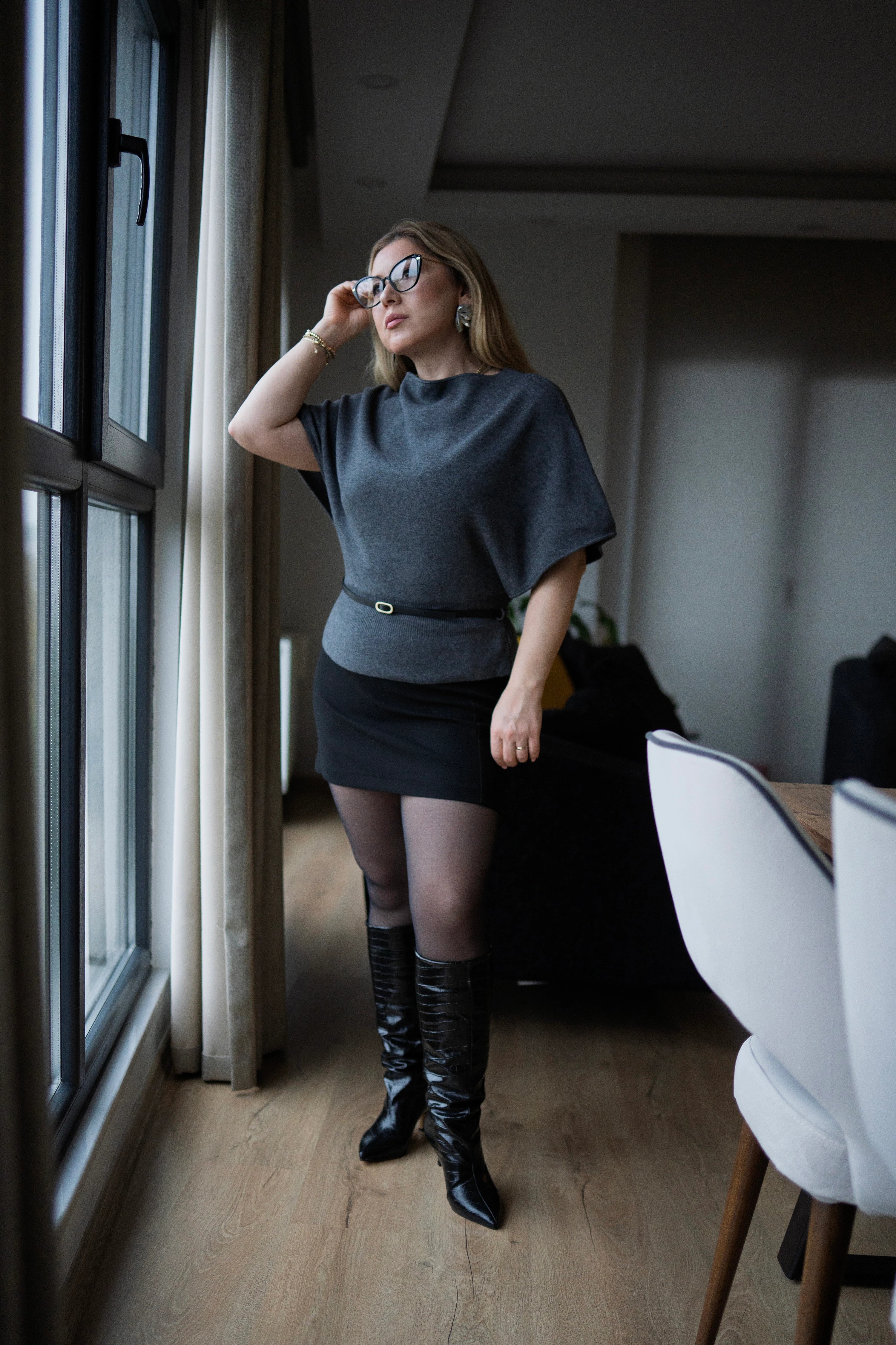 Kayık Yaka Yarasa Kol Kemerli Triko Kazak