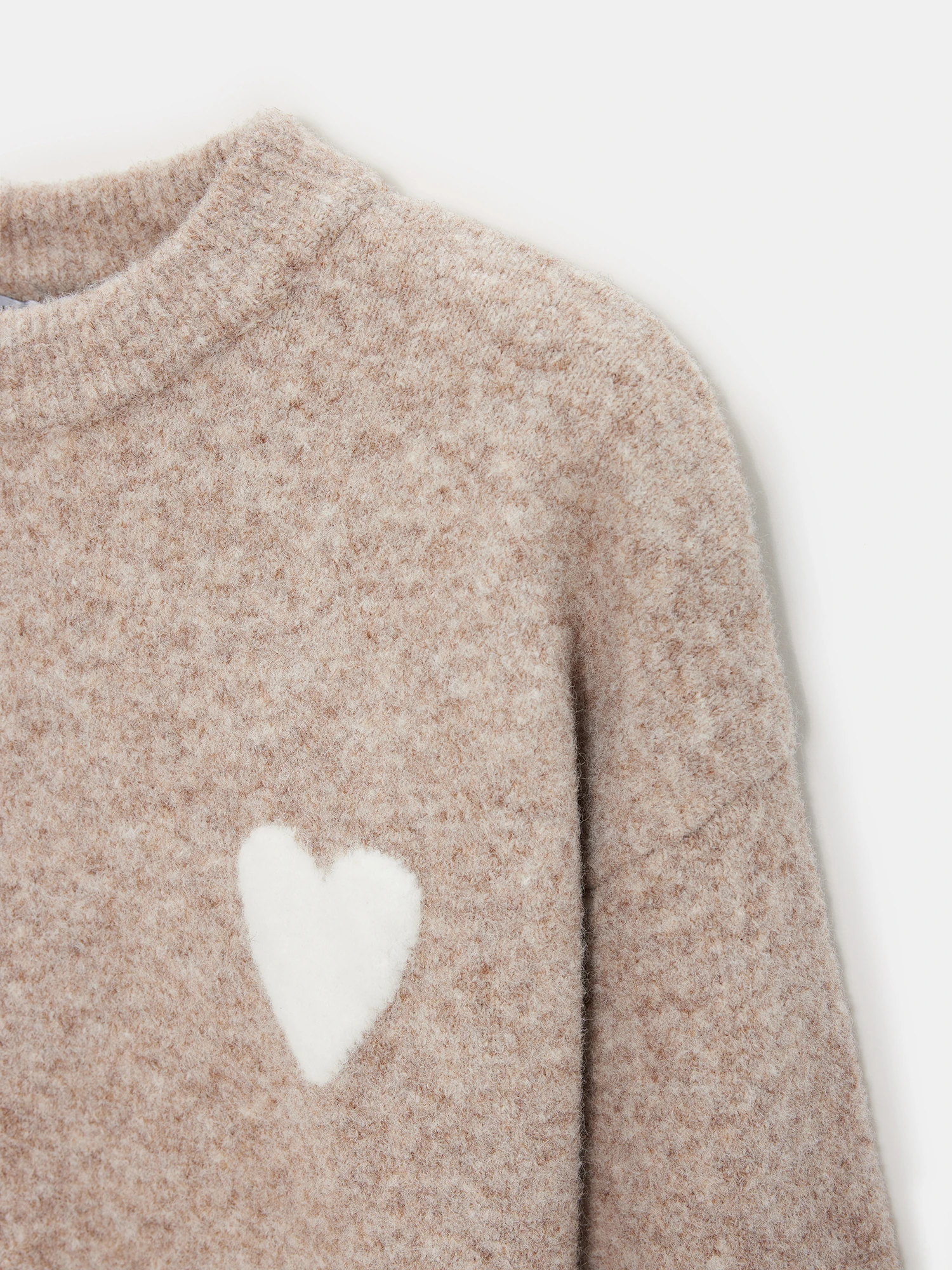 Yün Karışımlı Kalpli Kazak