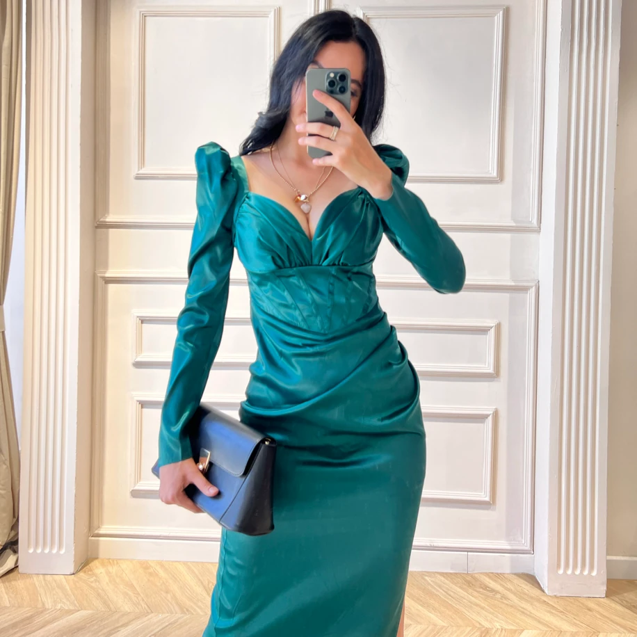 Yeşil  uzun yırtmaç elbise