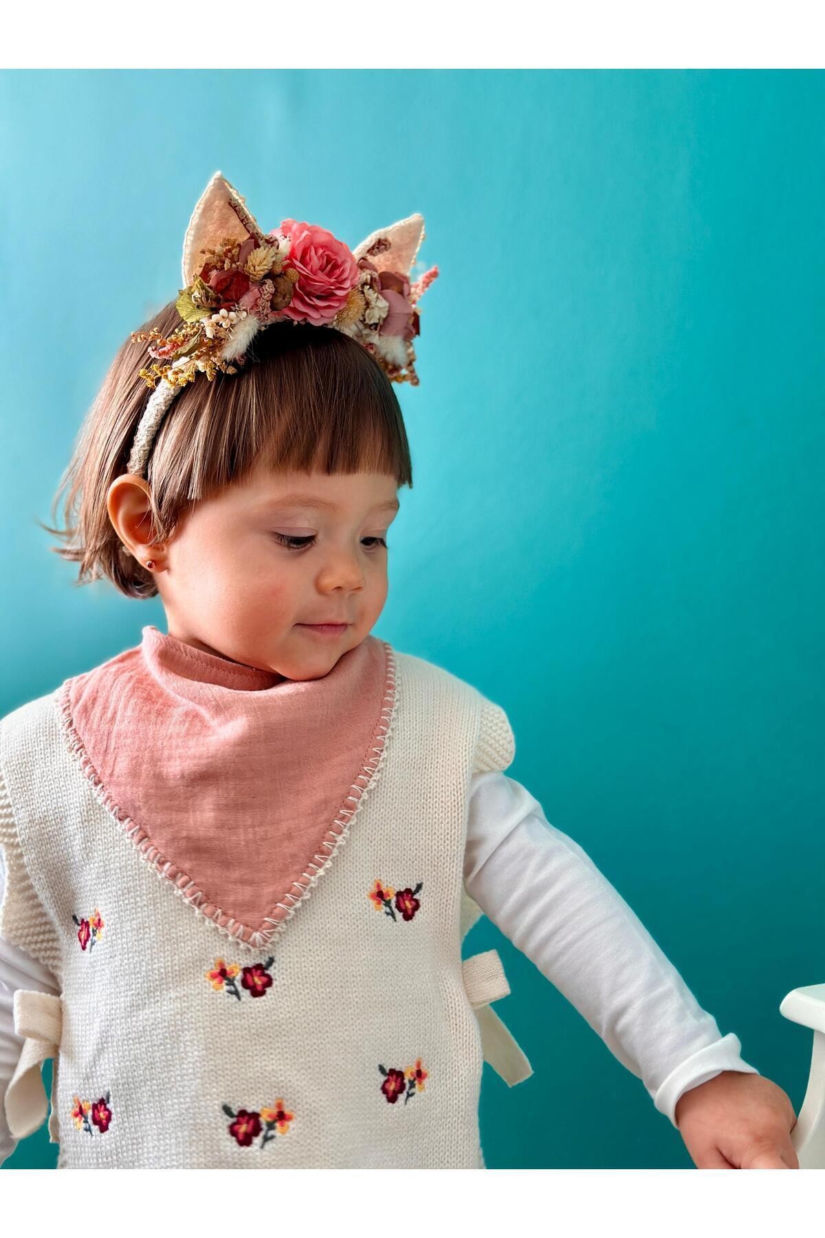 El Işi Detaylı Çift Katlı %100 Pamuk Müslin Bebek Önlük & Fular
