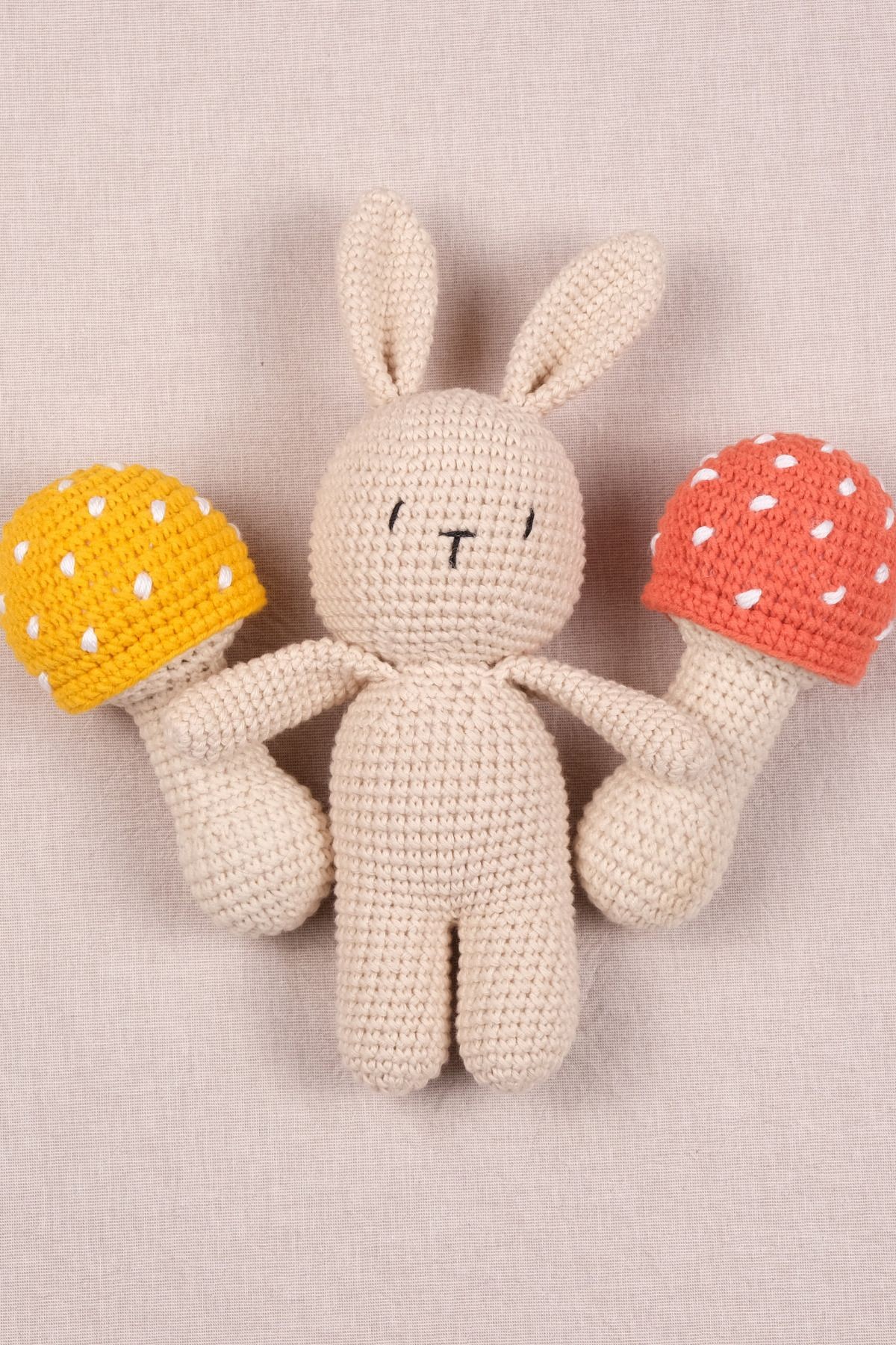 Amigurumi Örgü Oyuncak Sevimli Tavşan 