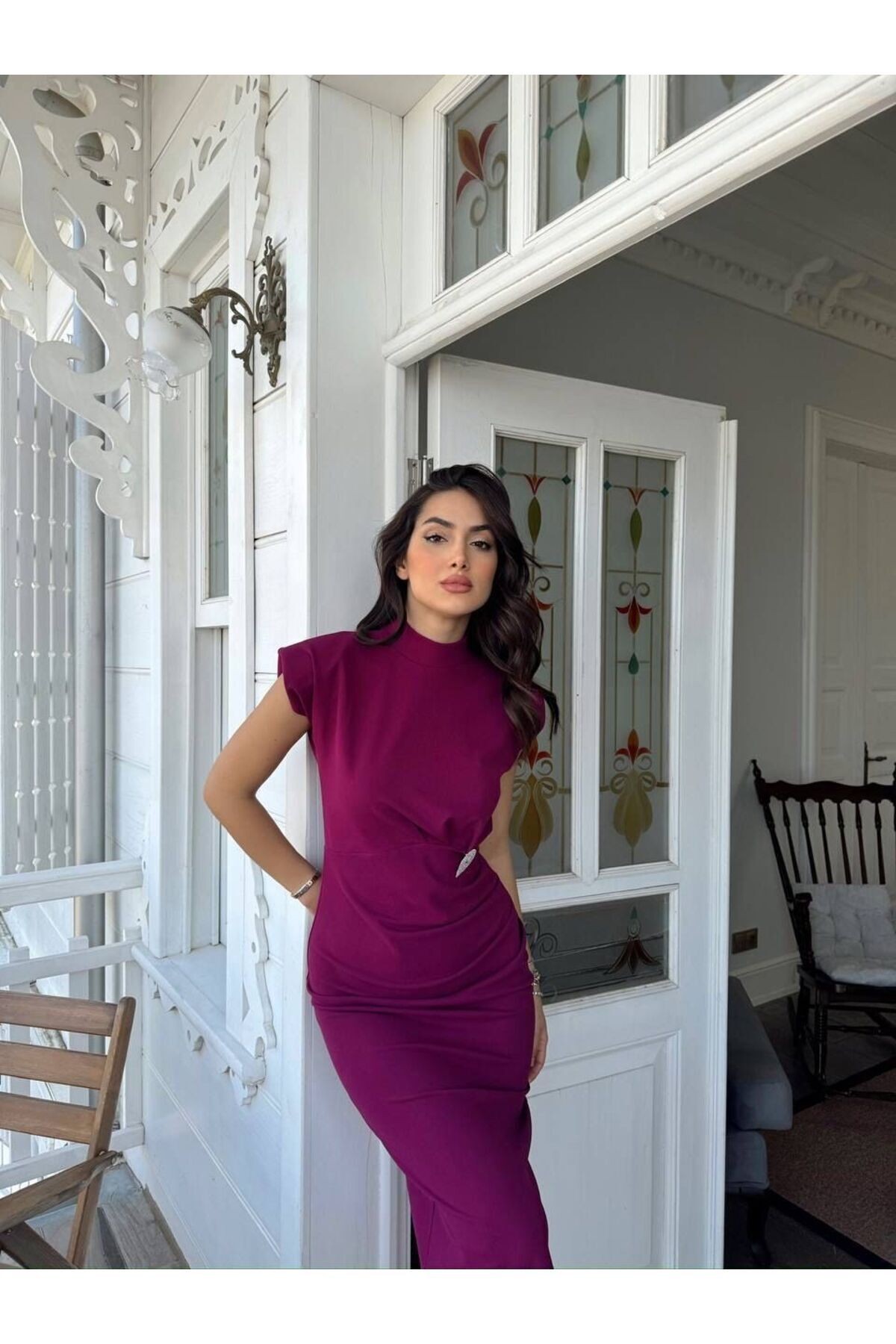 KADIN DRAPE DETAYLI YARIM BOĞAZLI KOLSUZ VATKALI BROŞLU SAKS ELBİSE