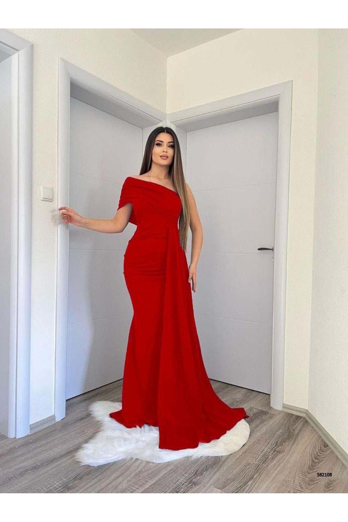Maxi Boy Tek Omuz İthal Krep Kumaş Abiye Elbise Söz Nişan Düğün