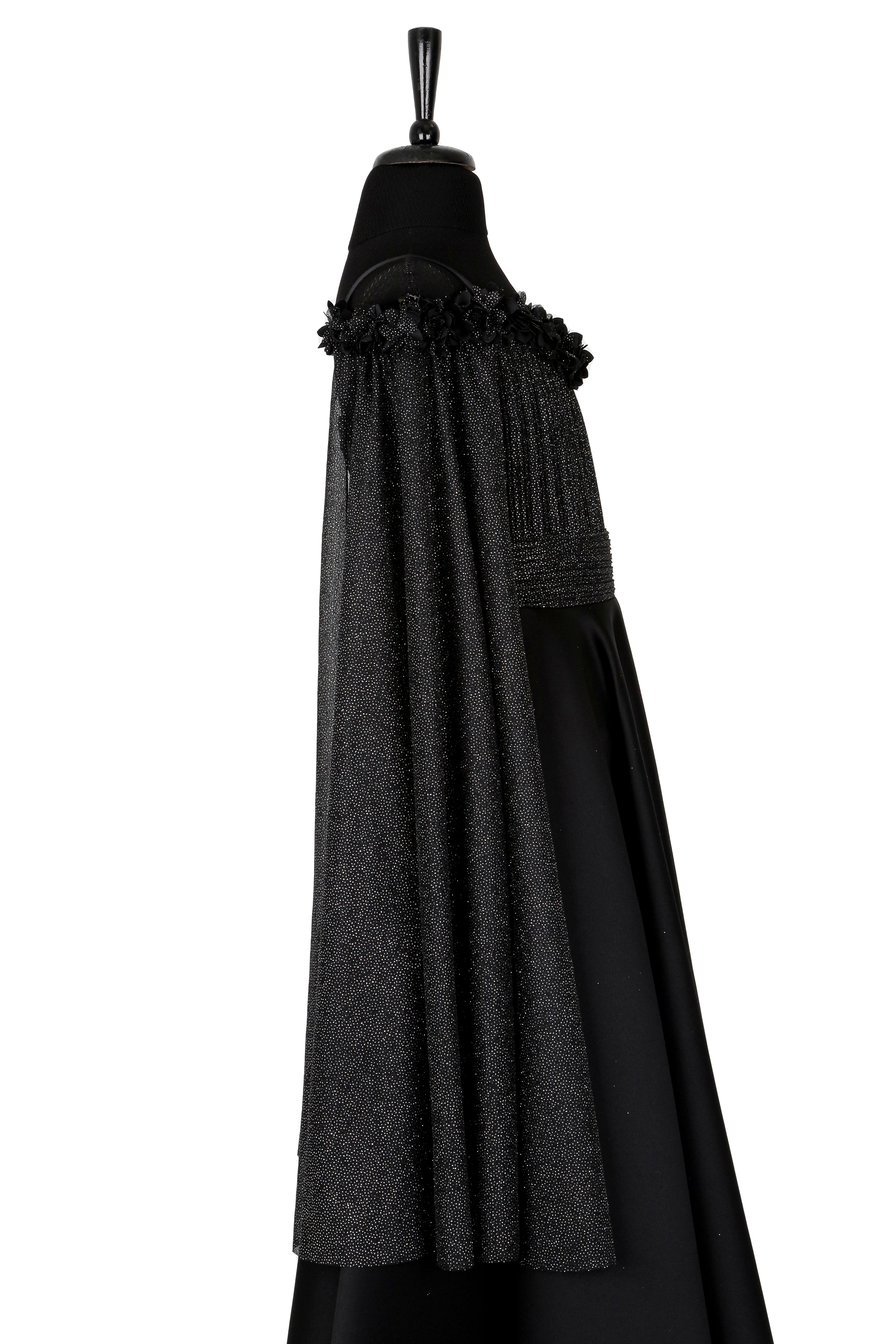 Kız Çocuk Askılı Kayık Yaka Siyah Saten Abiye Elbise