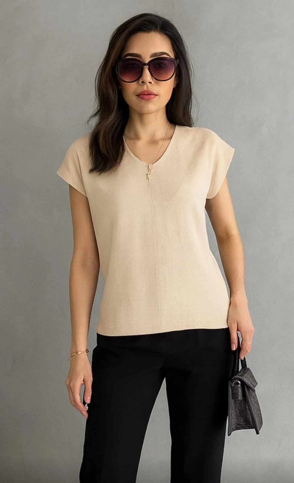 Ayrobin V Yaka Pervazlı Kısa Kollu Bluz - Bej