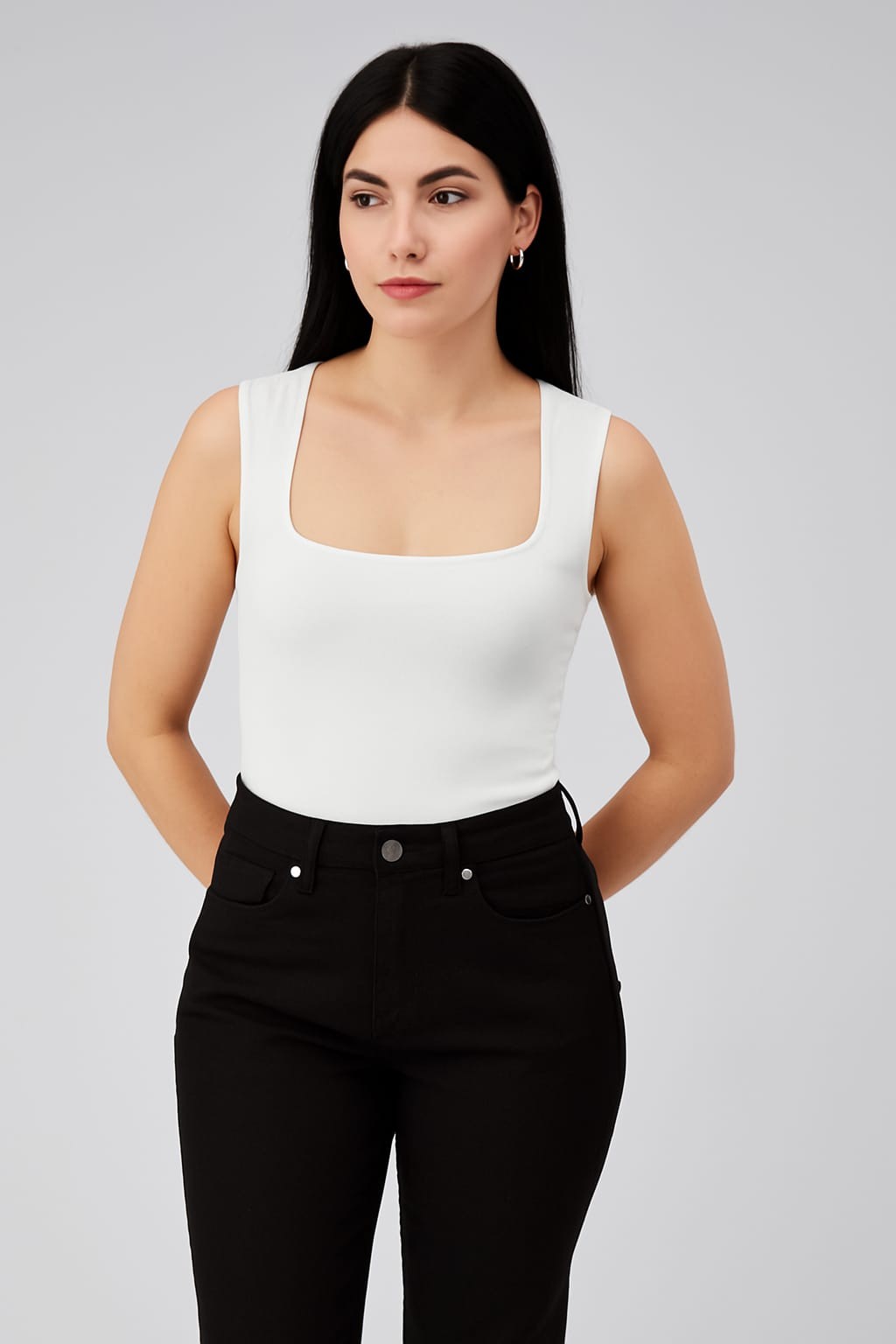 Astarlı Sıfır Kol Kare Yaka Dekolteli Çıtçıtlı Bodysuit - Beyaz