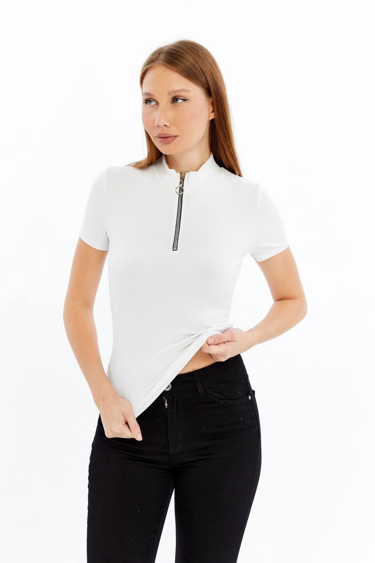 Kadın Kısa Kollu Yarım Fermuarlı Slim Fit Tshirt - beyaz1