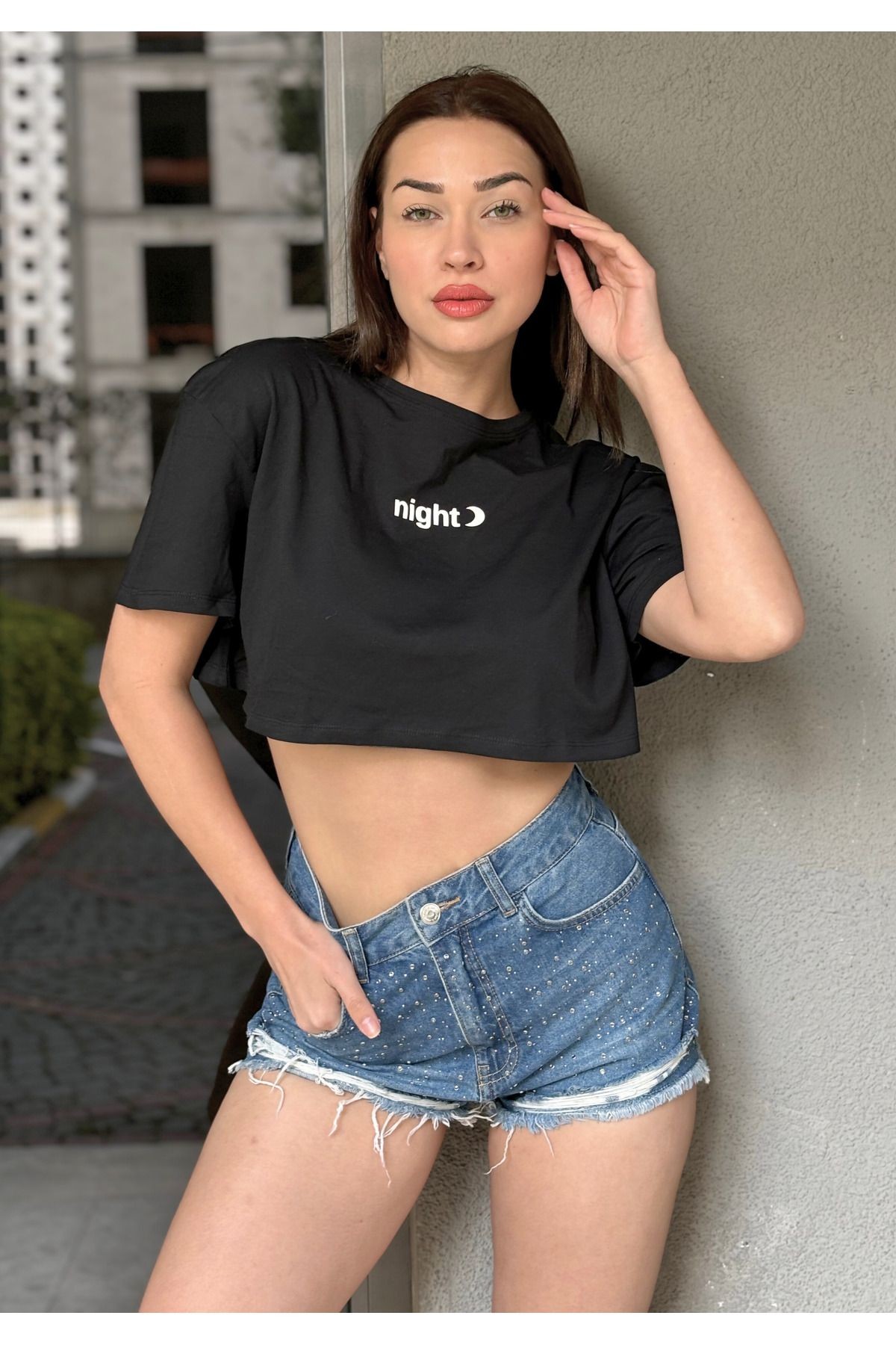 Kadın Siyah Bisiklet Yaka Baskılı Oversize Crop T-shirt