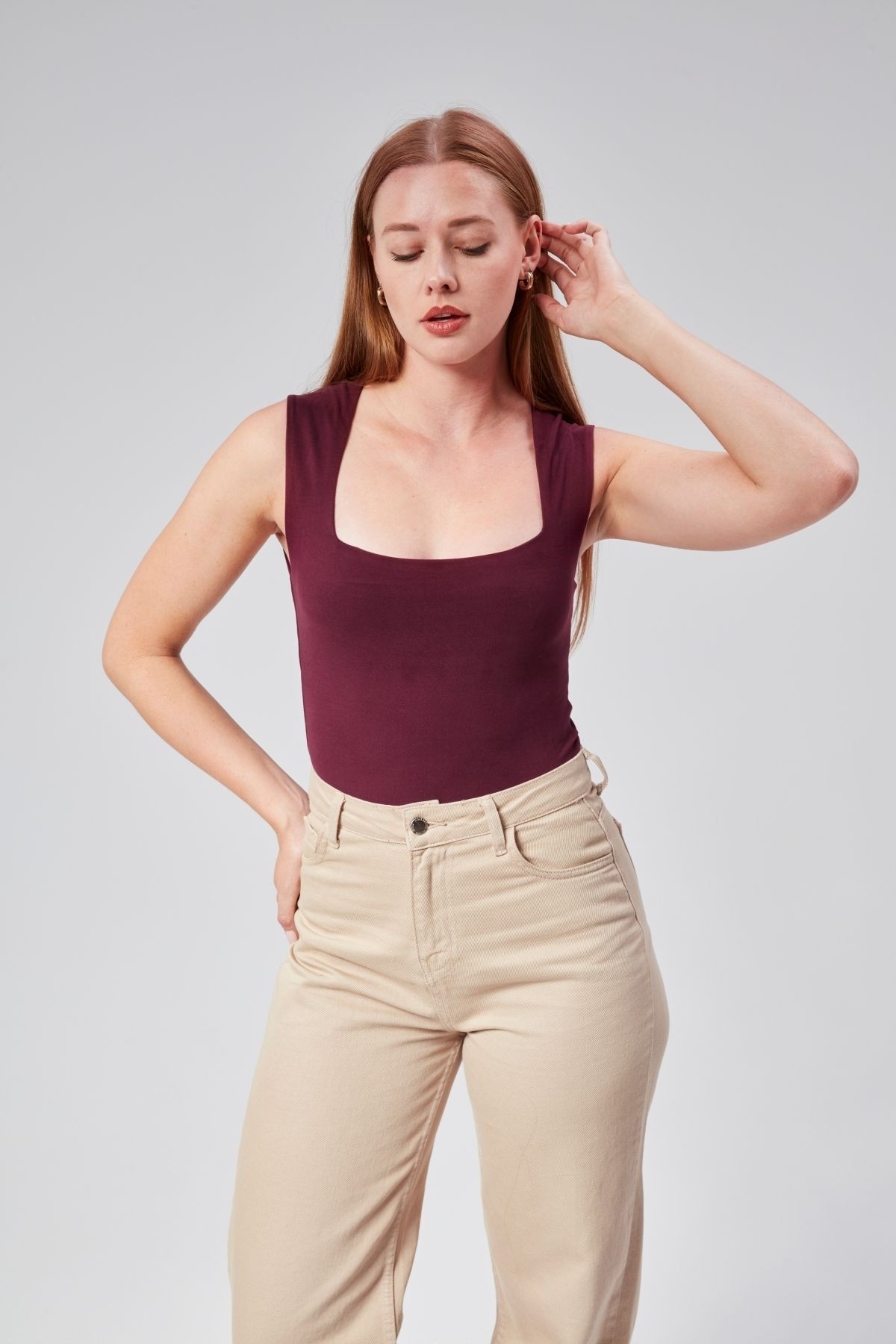 Bordo Astarlı Sıfır Kol Kare Yaka Dekolteli Çıtçıtlı Bodysuit