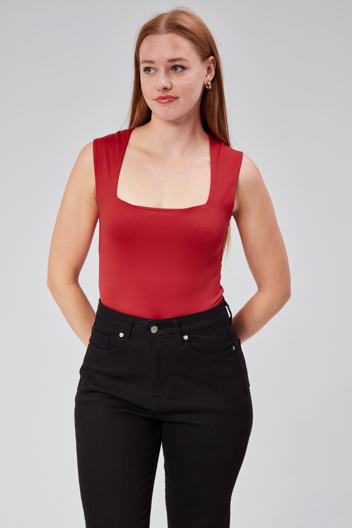 Astarlı Sıfır Kol Kare Yaka Dekolteli Çıtçıtlı Bodysuit - Kırmızı