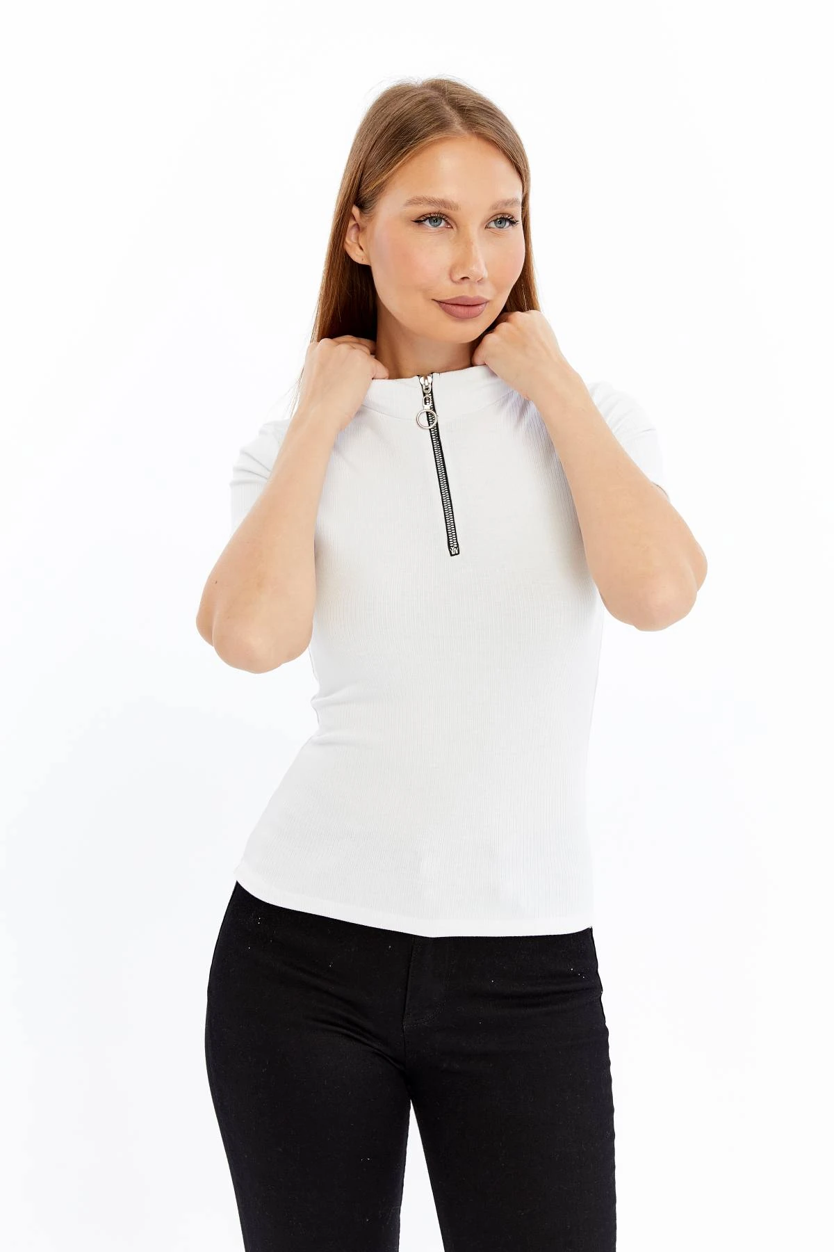 Kadın Kısa Kollu Yarım Fermuarlı Slim Fit Tshirt - beyaz1