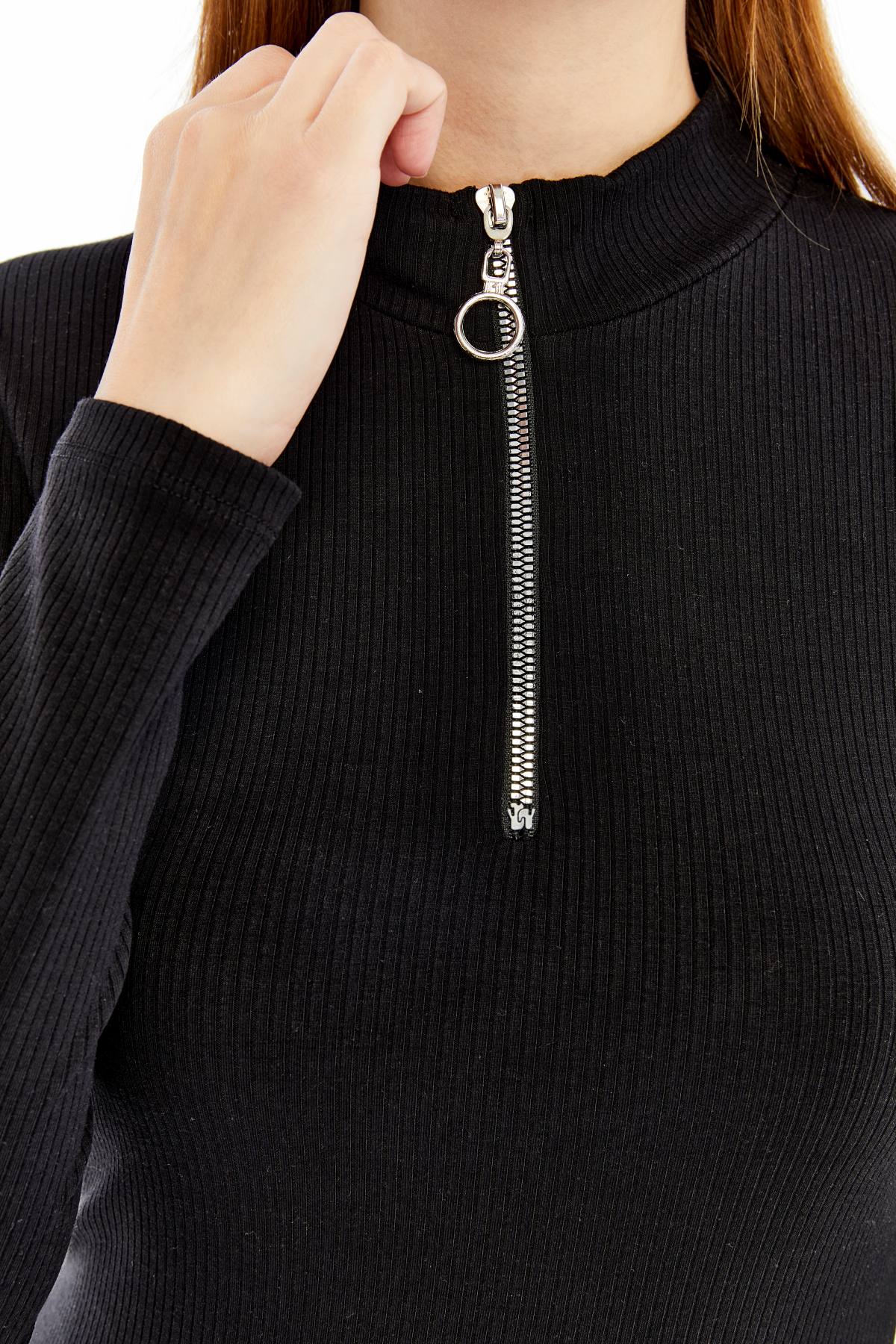 Kadın Uzun Kollu Yarım Fermuarlı Slim Fit Tshirt - siyah1