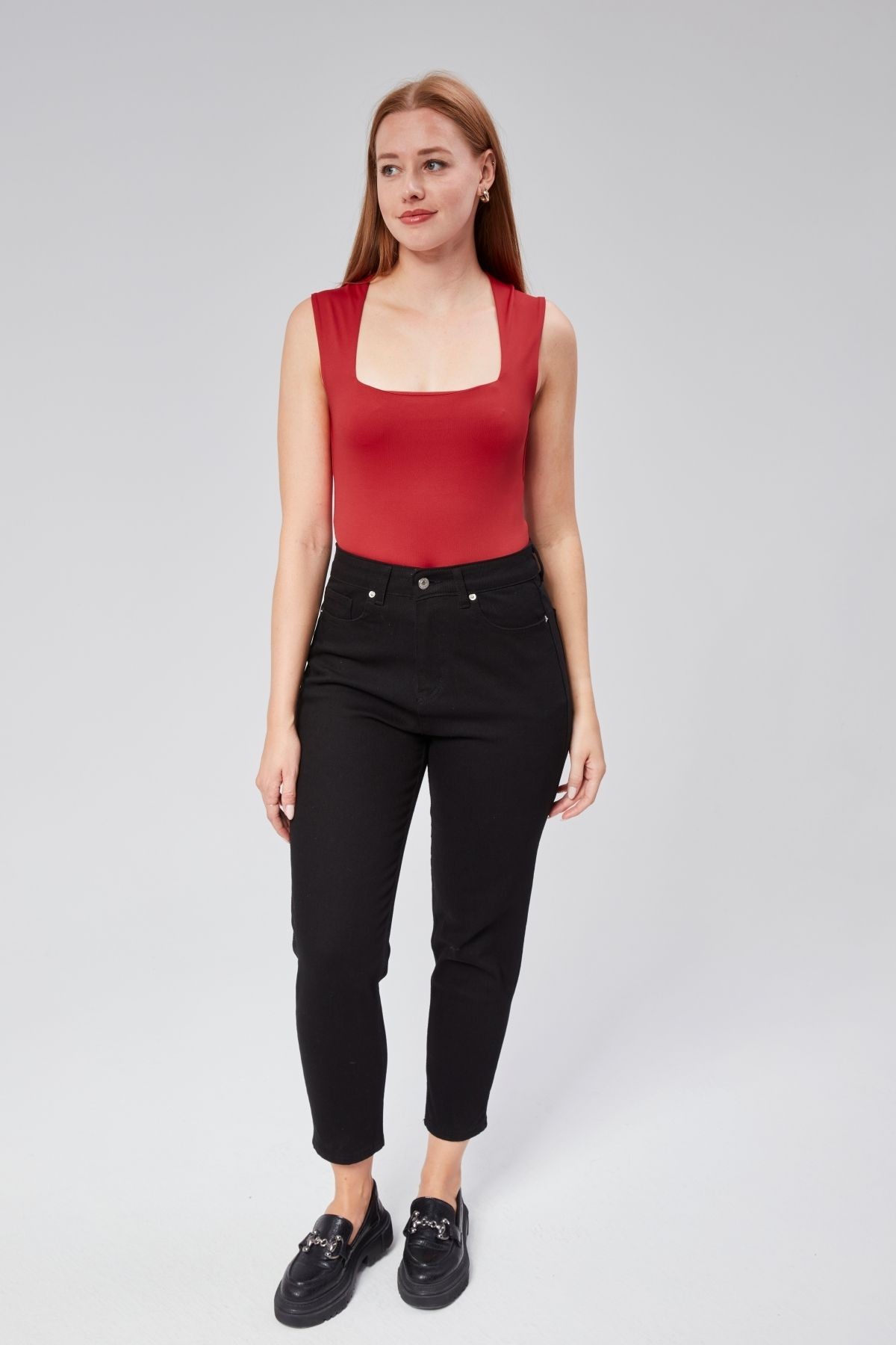 Astarlı Sıfır Kol Kare Yaka Dekolteli Çıtçıtlı Bodysuit - Kırmızı