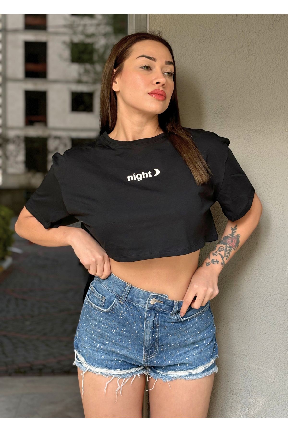 Kadın Siyah Bisiklet Yaka Baskılı Oversize Crop T-shirt