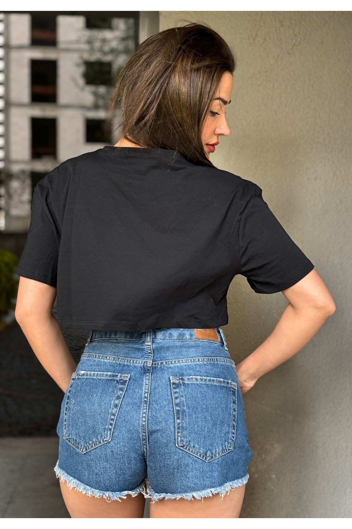 Kadın Siyah Bisiklet Yaka Baskılı Oversize Crop T-shirt