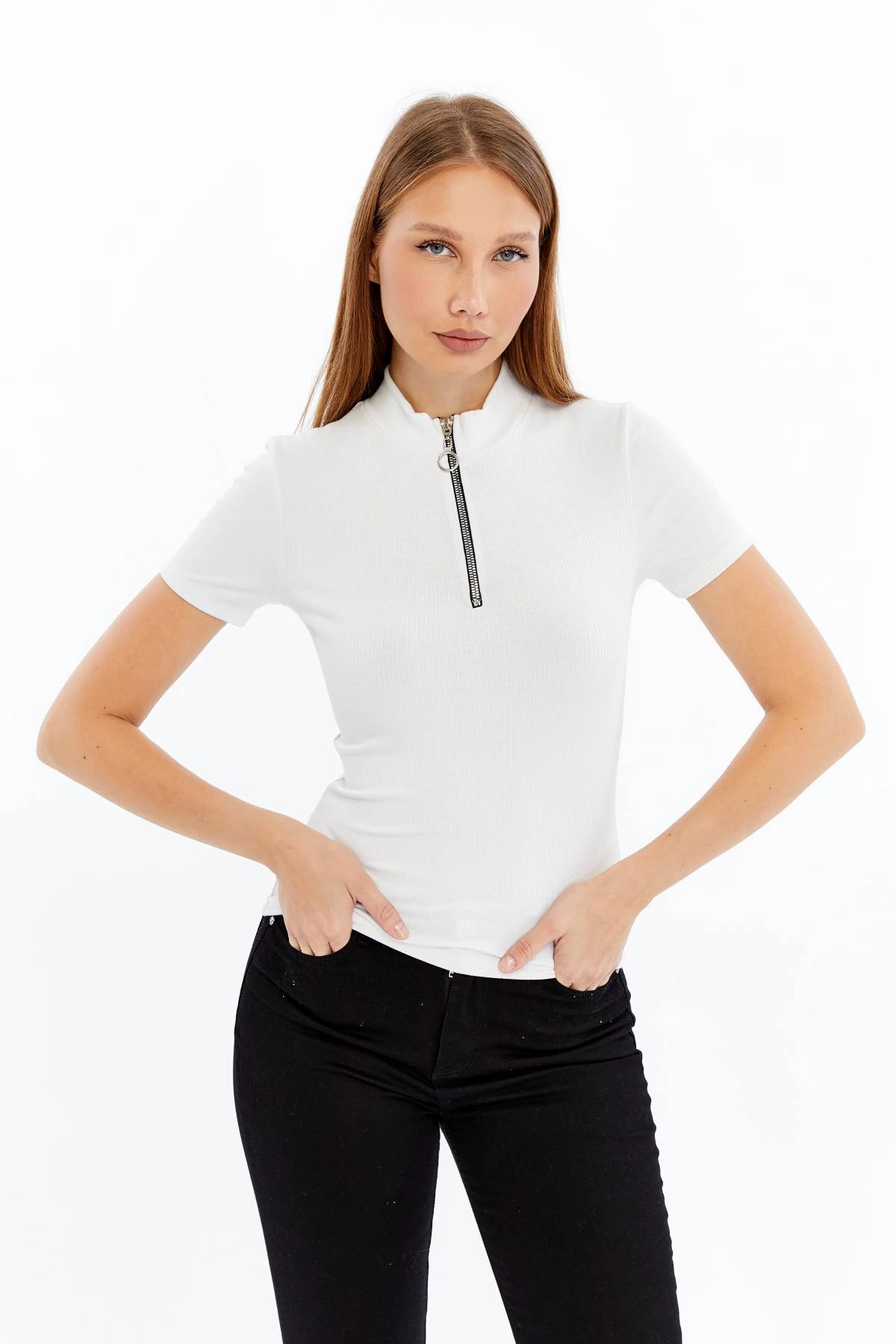 Kadın Kısa Kollu Yarım Fermuarlı Slim Fit Tshirt - beyaz1