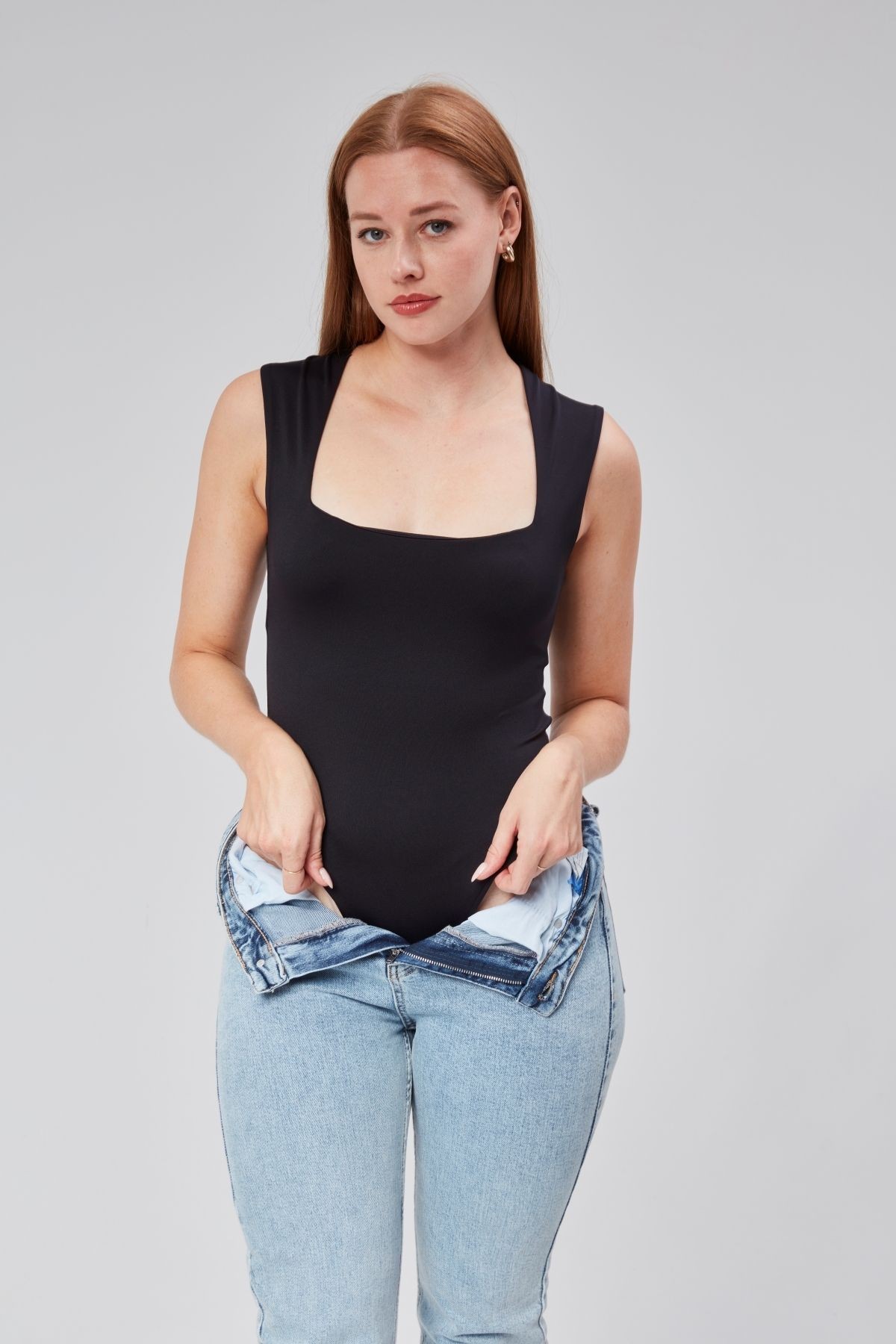 Astarlı Sıfır Kol Kare Yaka Dekolteli Çıtçıtlı Bodysuit - siyah