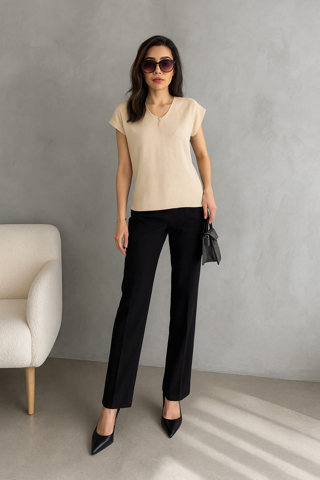 Ayrobin V Yaka Pervazlı Kısa Kollu Bluz