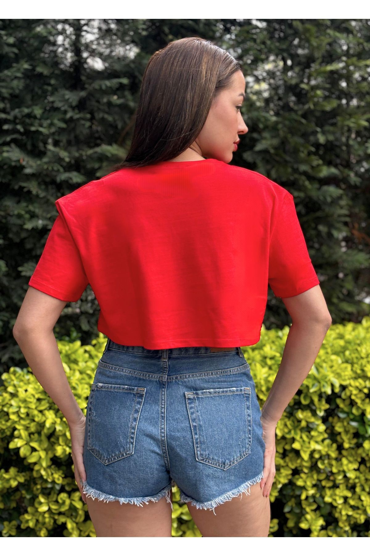 Kadın Antrasit Bisiklet Yaka Baskılı Oversize Crop T-shirt - Kırmızı