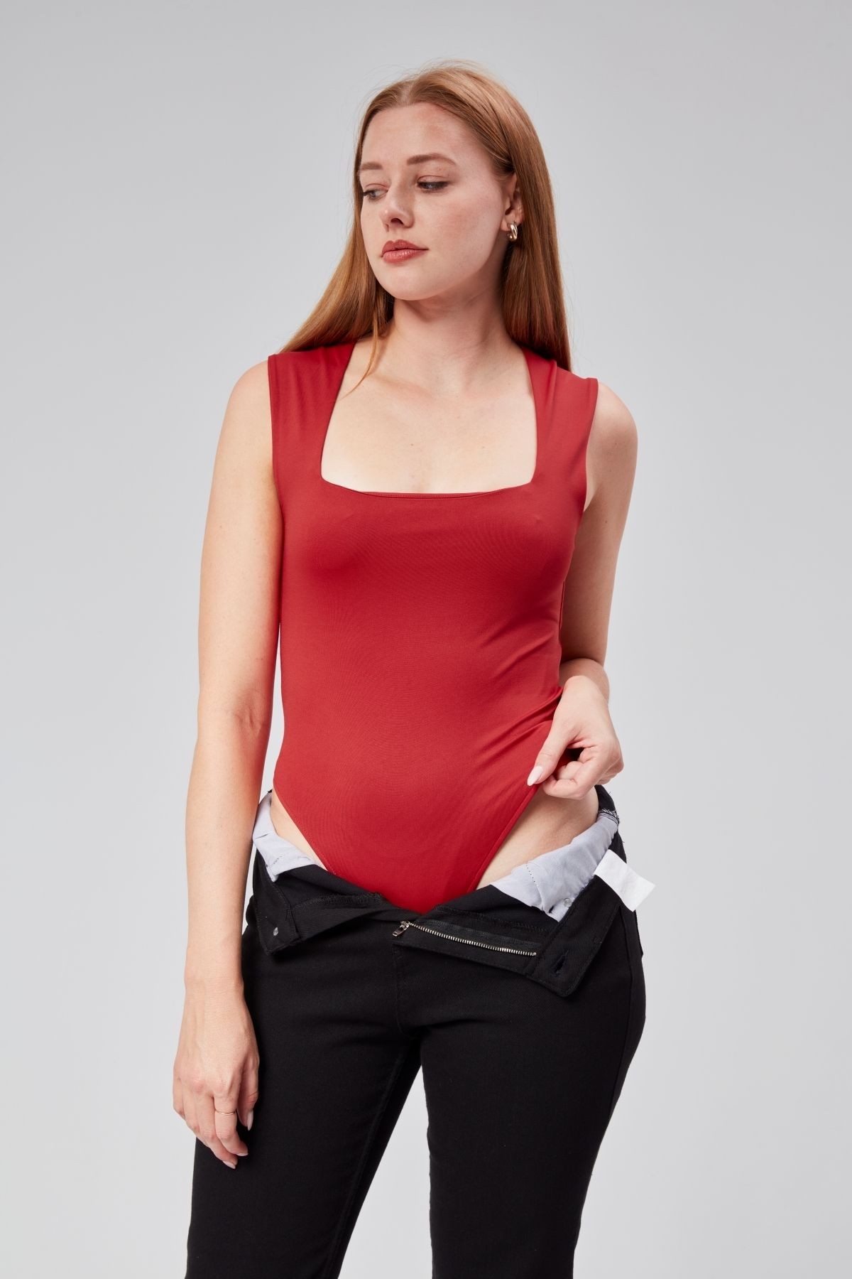 Astarlı Sıfır Kol Kare Yaka Dekolteli Çıtçıtlı Bodysuit - Kırmızı