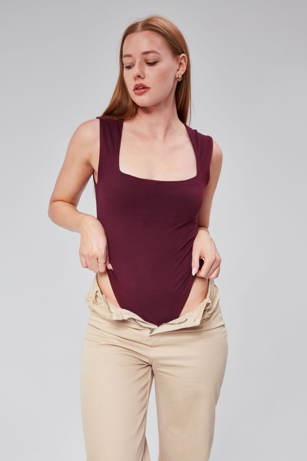 Bordo Astarlı Sıfır Kol Kare Yaka Dekolteli Çıtçıtlı Bodysuit