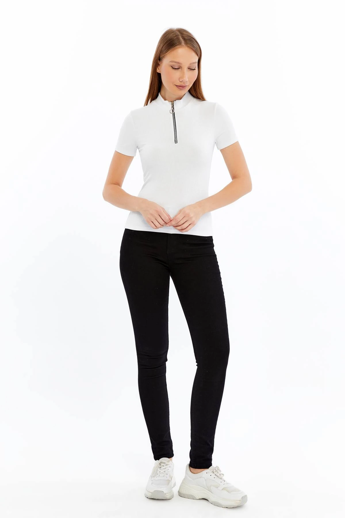 Kadın Kısa Kollu Yarım Fermuarlı Slim Fit Tshirt - beyaz1
