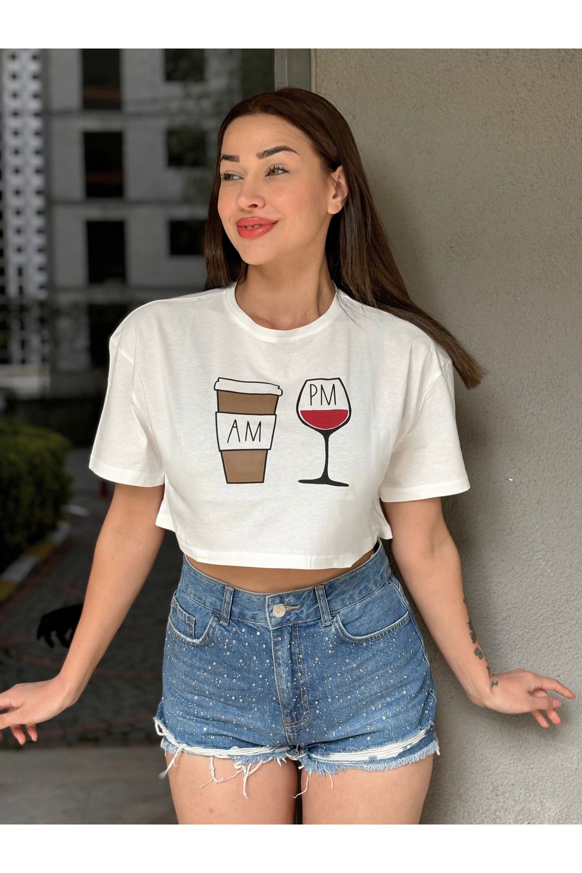 Kadın Gri Bisiklet Yaka Baskılı Oversize Crop T-shirt - Beyaz