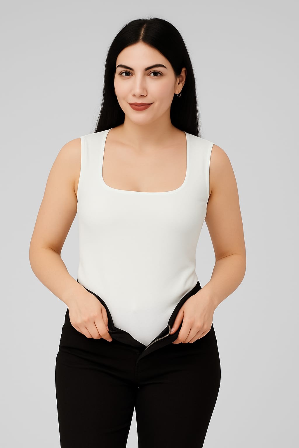 Astarlı Sıfır Kol Kare Yaka Dekolteli Çıtçıtlı Bodysuit - Beyaz