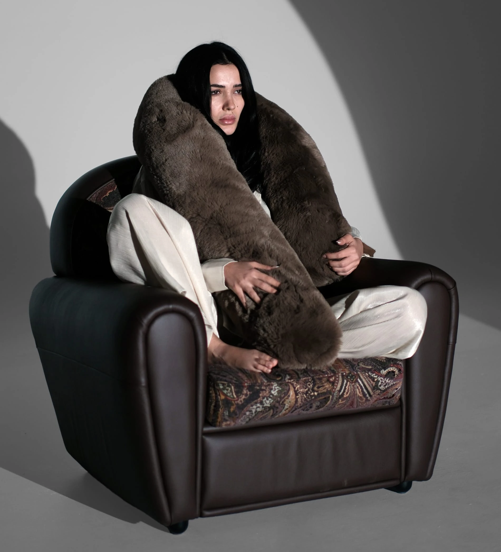 Minimal ve Sıcak Salon Dekoru