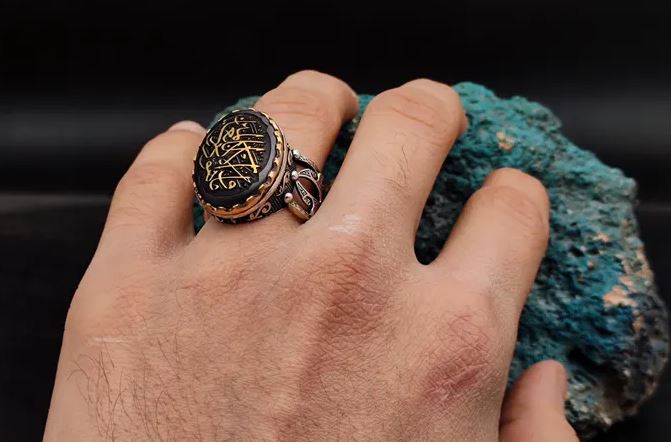 🕌 Kalem Suresi Taş Üzerine Yazılı | El Yapımı Hematit Taşlı Gümüş Yüzük | Nazardan Koruma,,,
