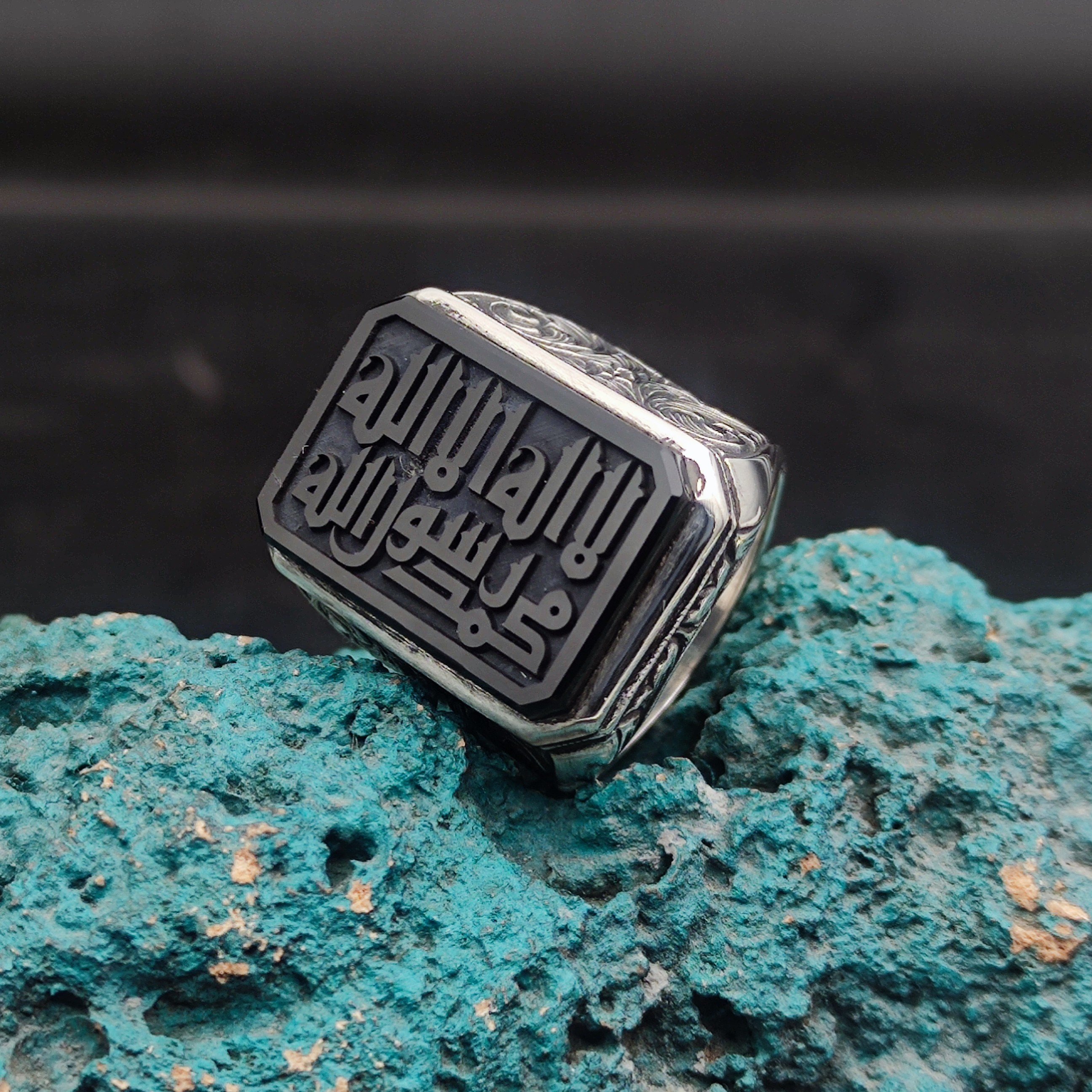 La ilahe illallah Muhammedun Rasulallah Onix Taşının üzerine İşlenmiştir, 925 Ayar Özel İşcilik Erkek Yüzüğü