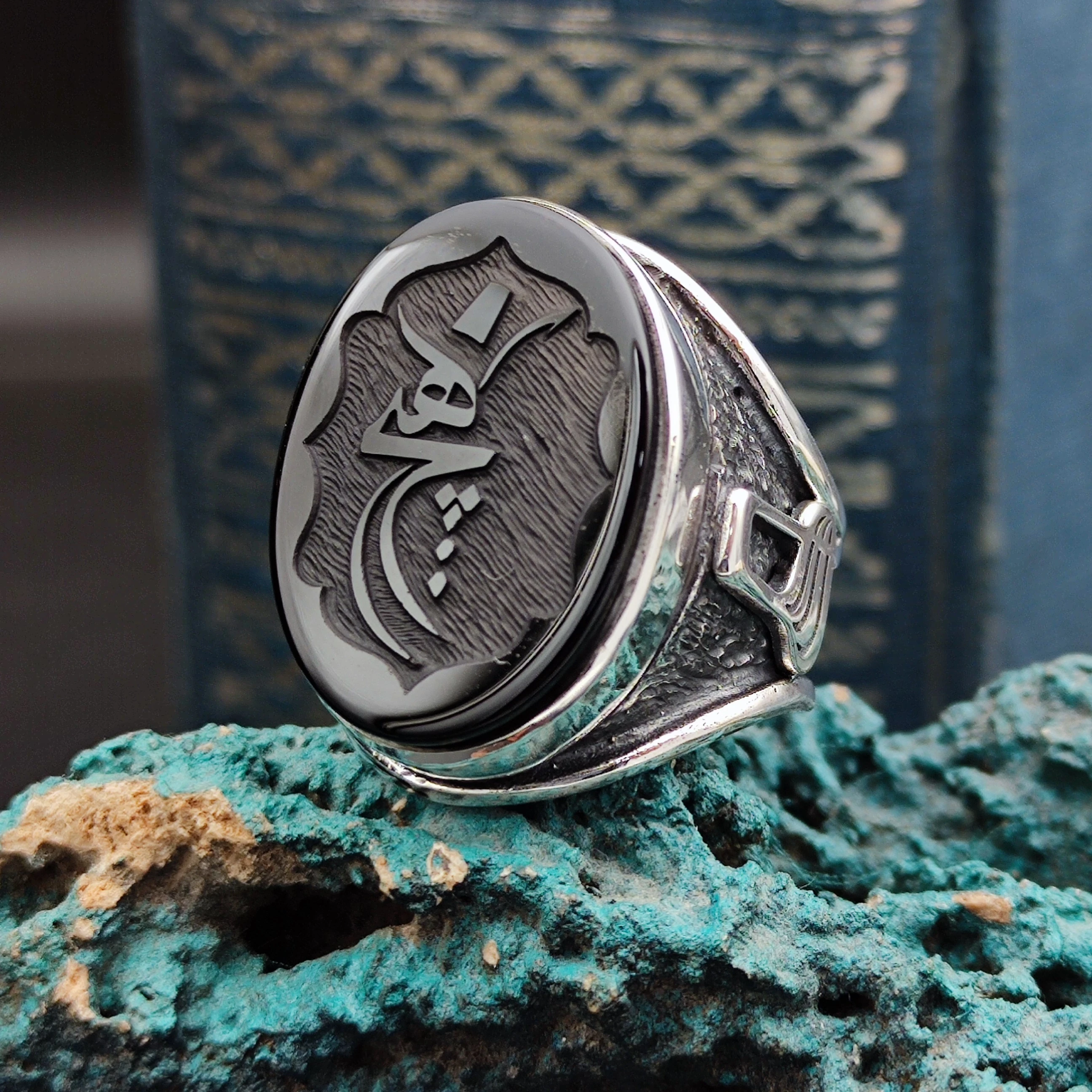 Onix Taşının üzerine Tasavvuf "Hiç" Kazınmıştır. 925 Ayar Gümüş Erkek Yüzüğü.